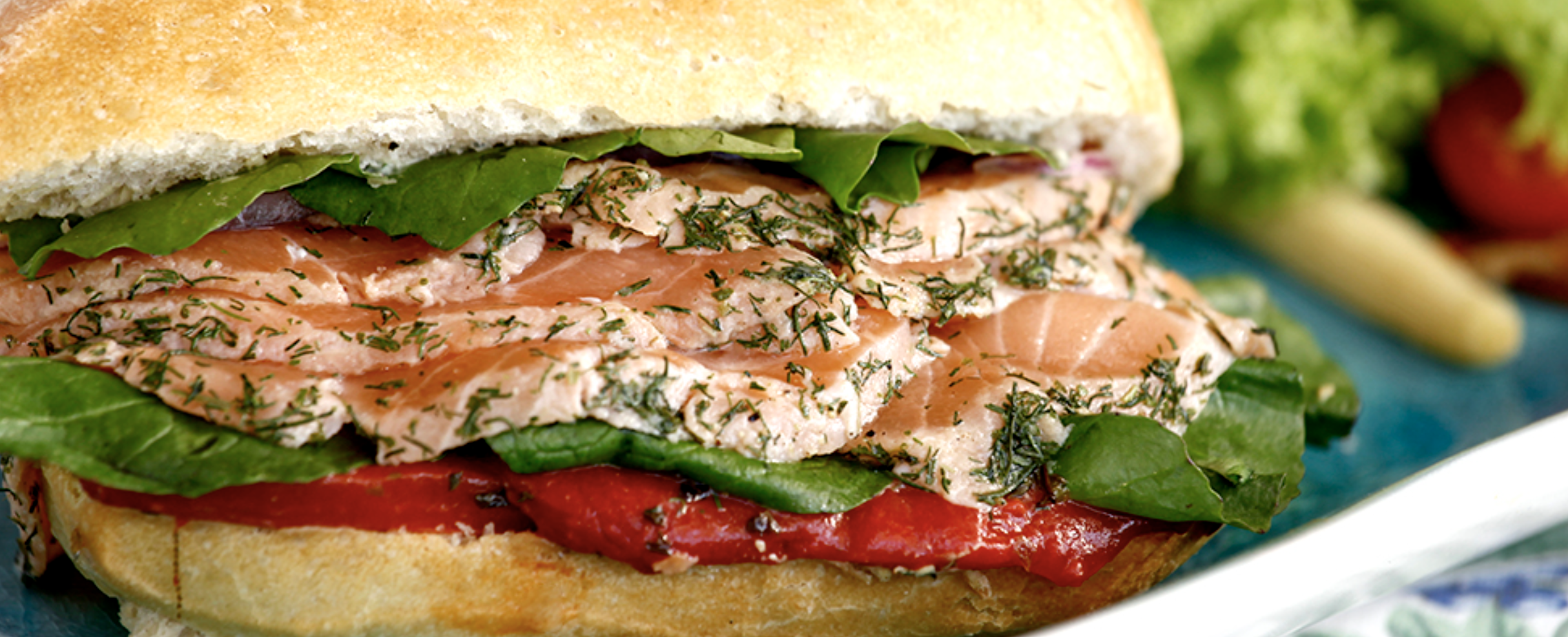 Ciabatta de Salmón de Chile, mostarda, rucula, cebola assada e peperonata