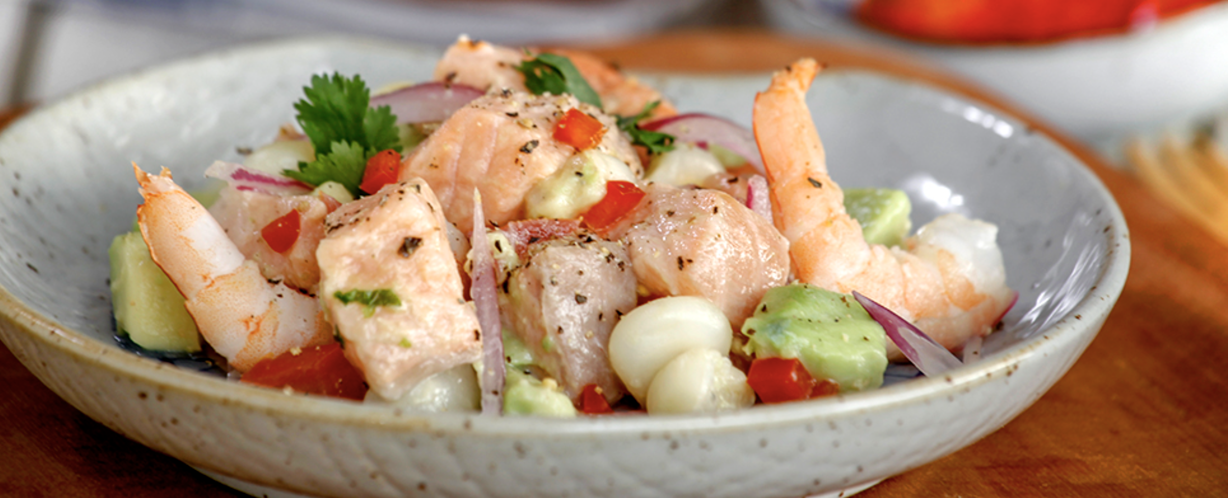 Ceviche de Salmón de Chile com camarão à la peruana