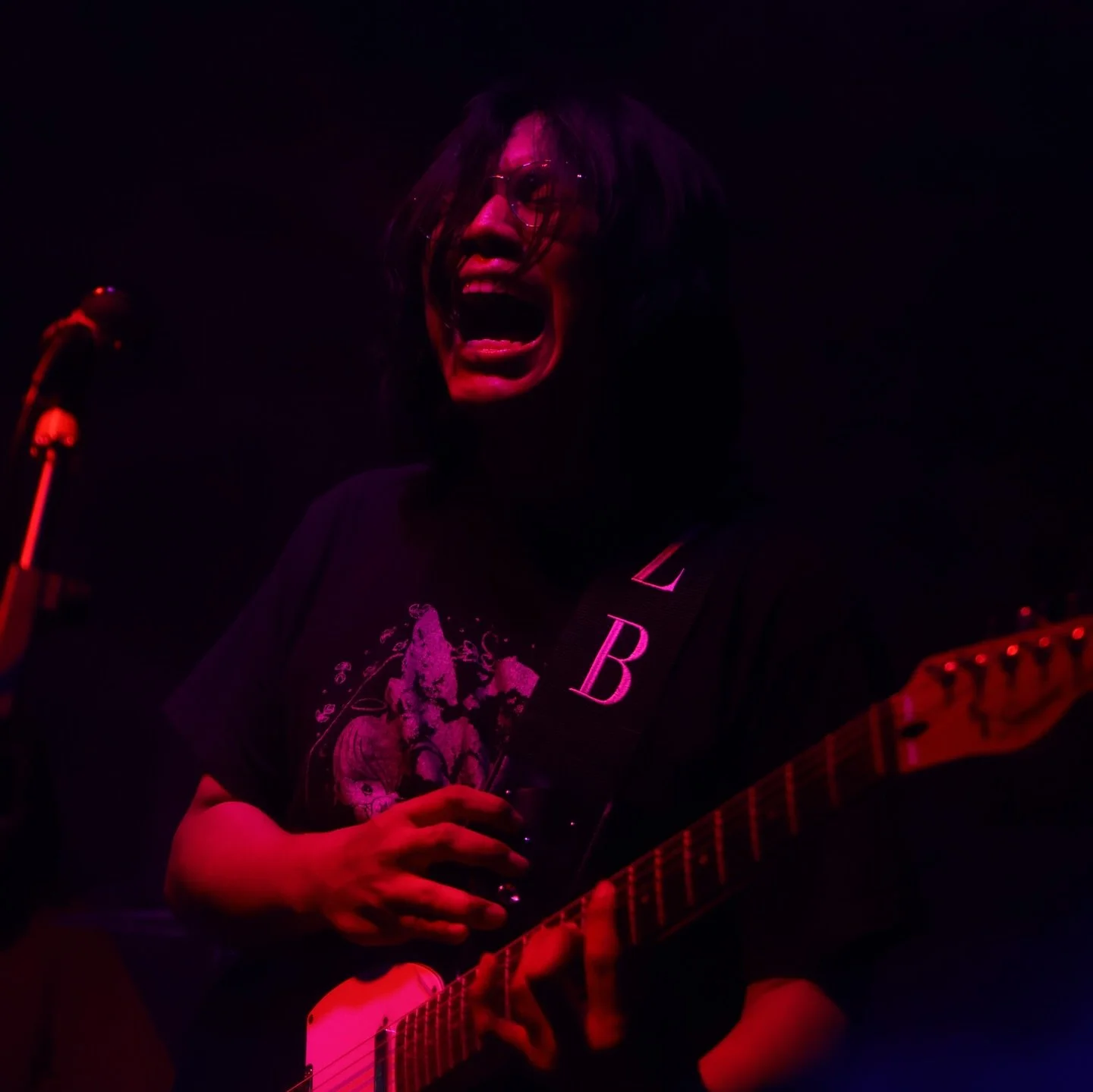 In the shadows 🔦 x @deadbutterfliesband @prettyinblue.band @emptyshellcasing