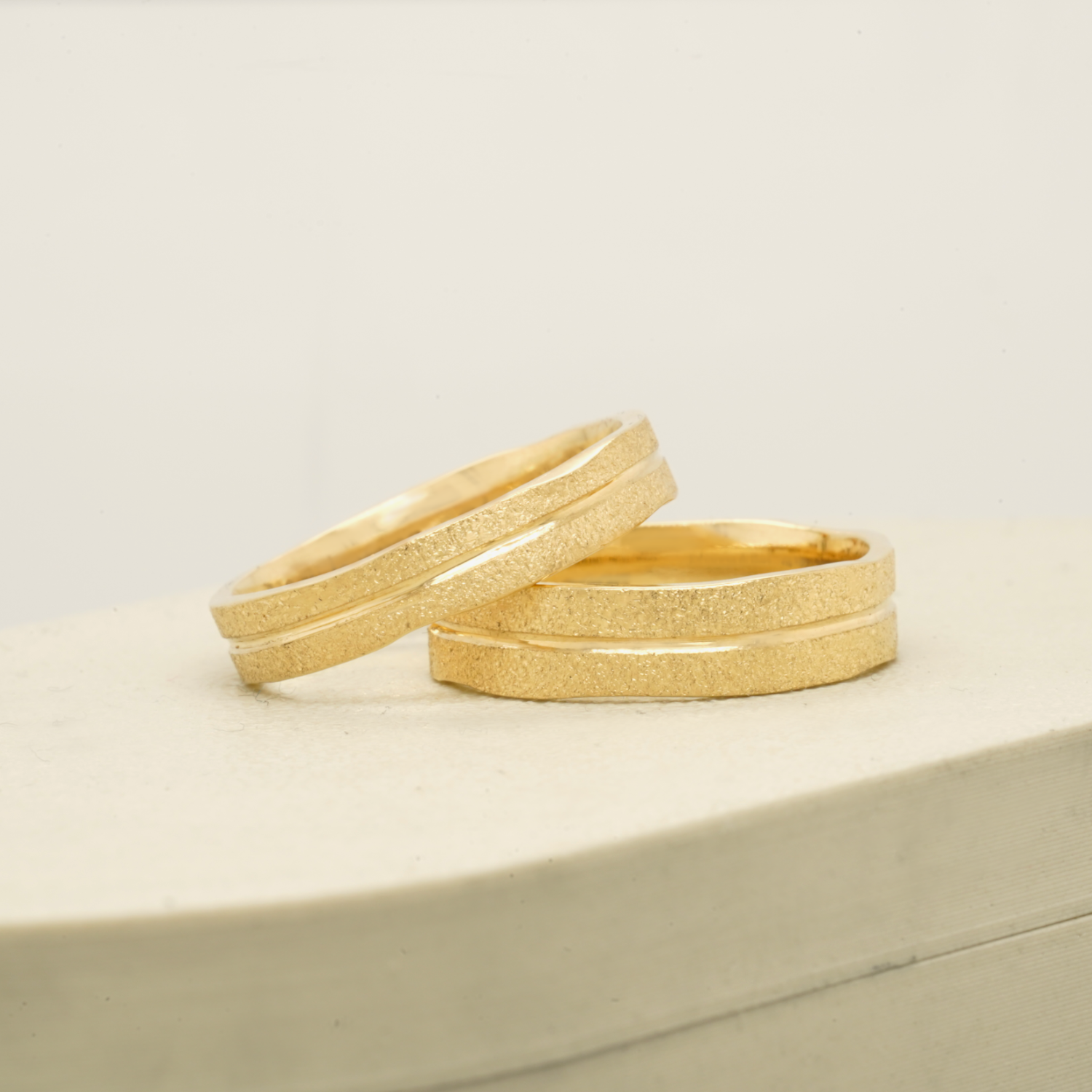 Trouwringen nilsia levende band.png