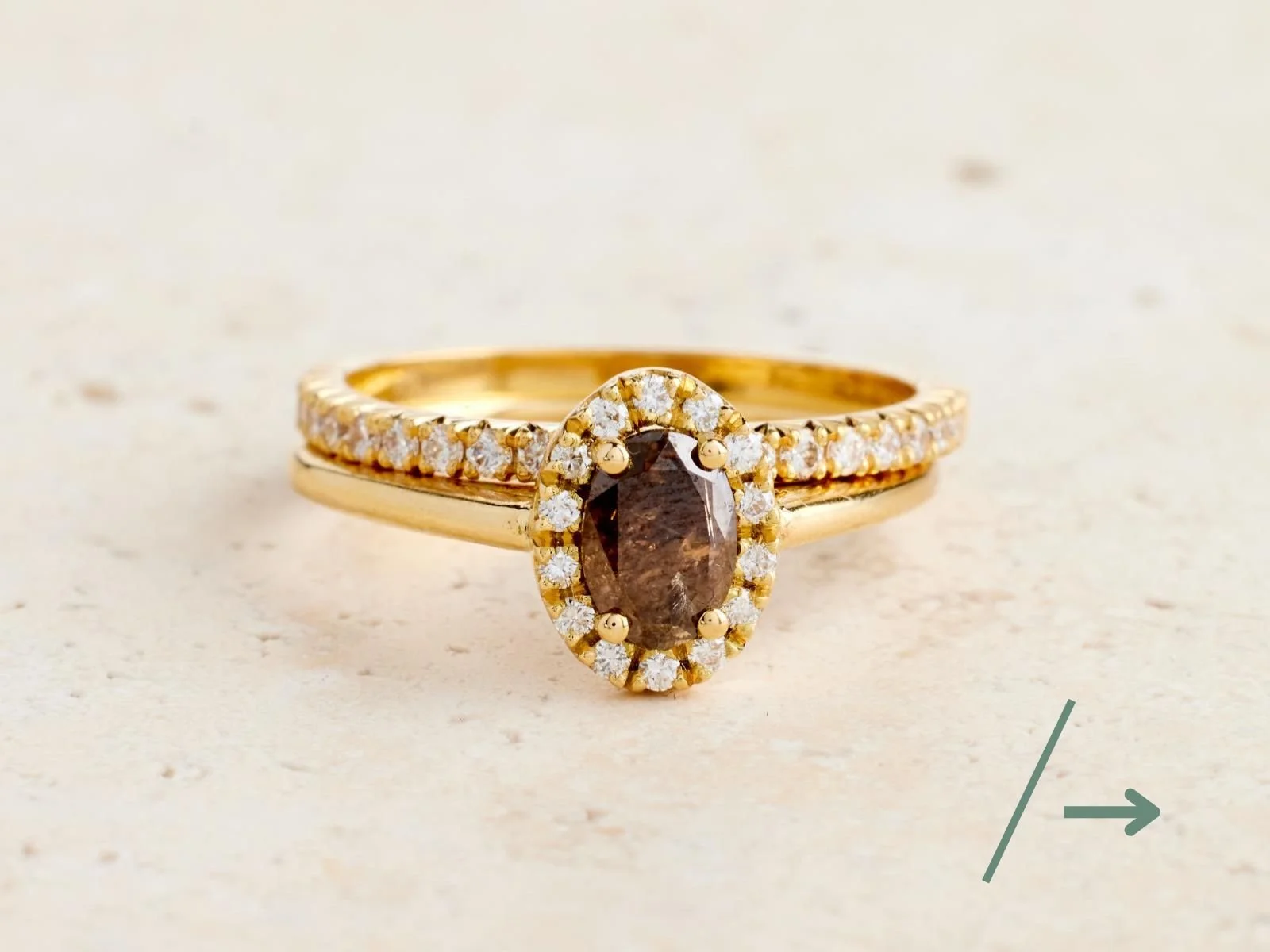 Doorklikken trouwringen entourage.jpg