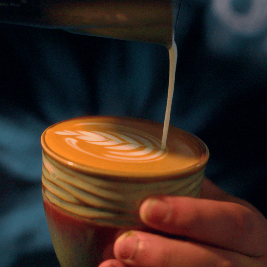 latte art pour