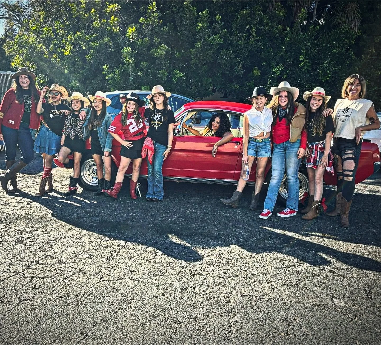 What did we get into today? 🤠❤️💛
#ariatboots #49ers #nilesflyinga #nilescollaboration #bellissimodanceco #nilesca #linemendance #buildingsomethingspecial