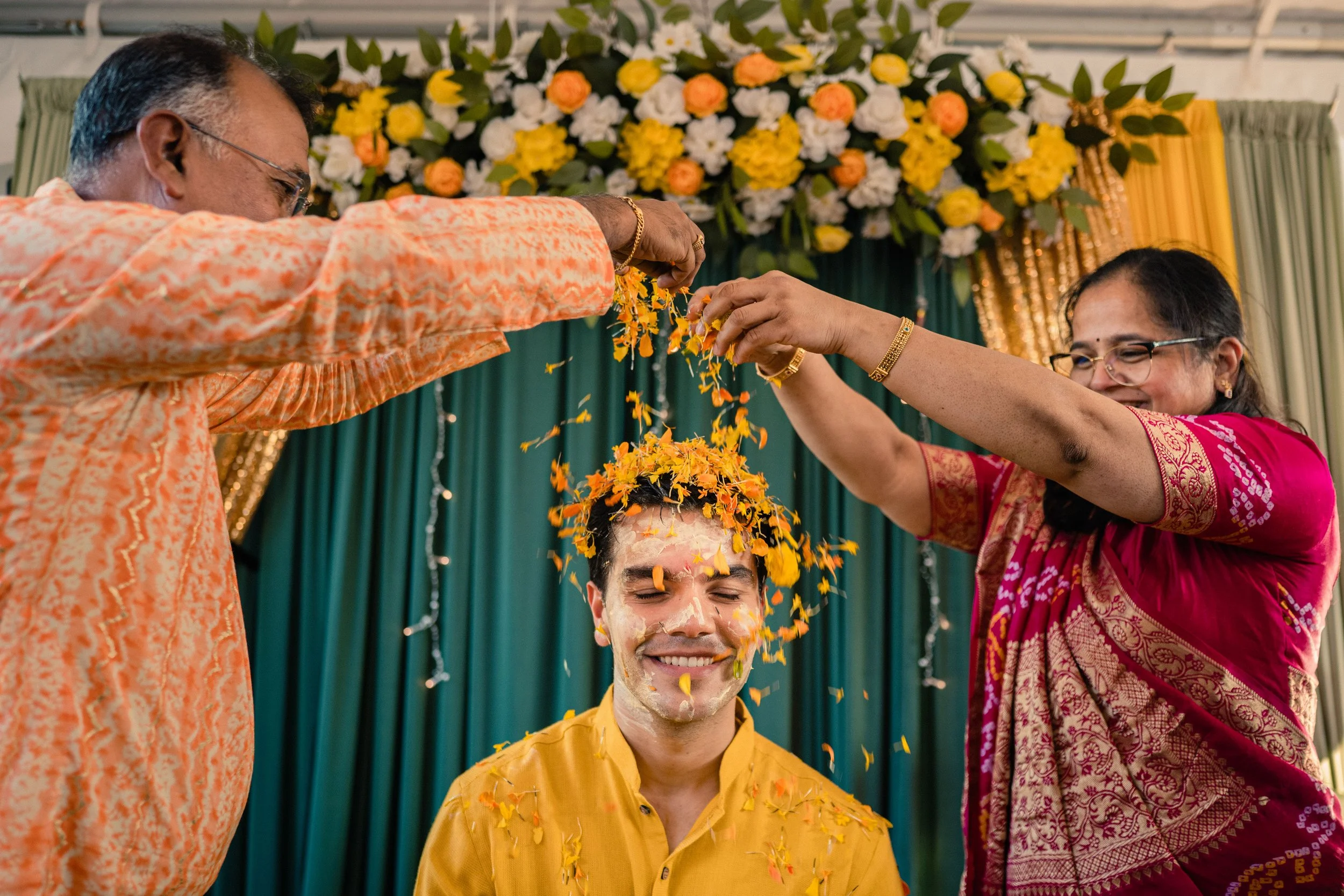 Gujarati-Wedding-Winnipeg-RBC-Convention-Centre-25.jpg