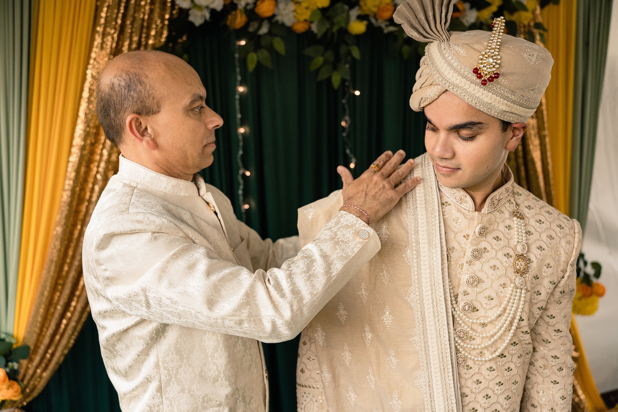 Gujarati-Wedding-Winnipeg-RBC-Convention-Centre-30.jpg
