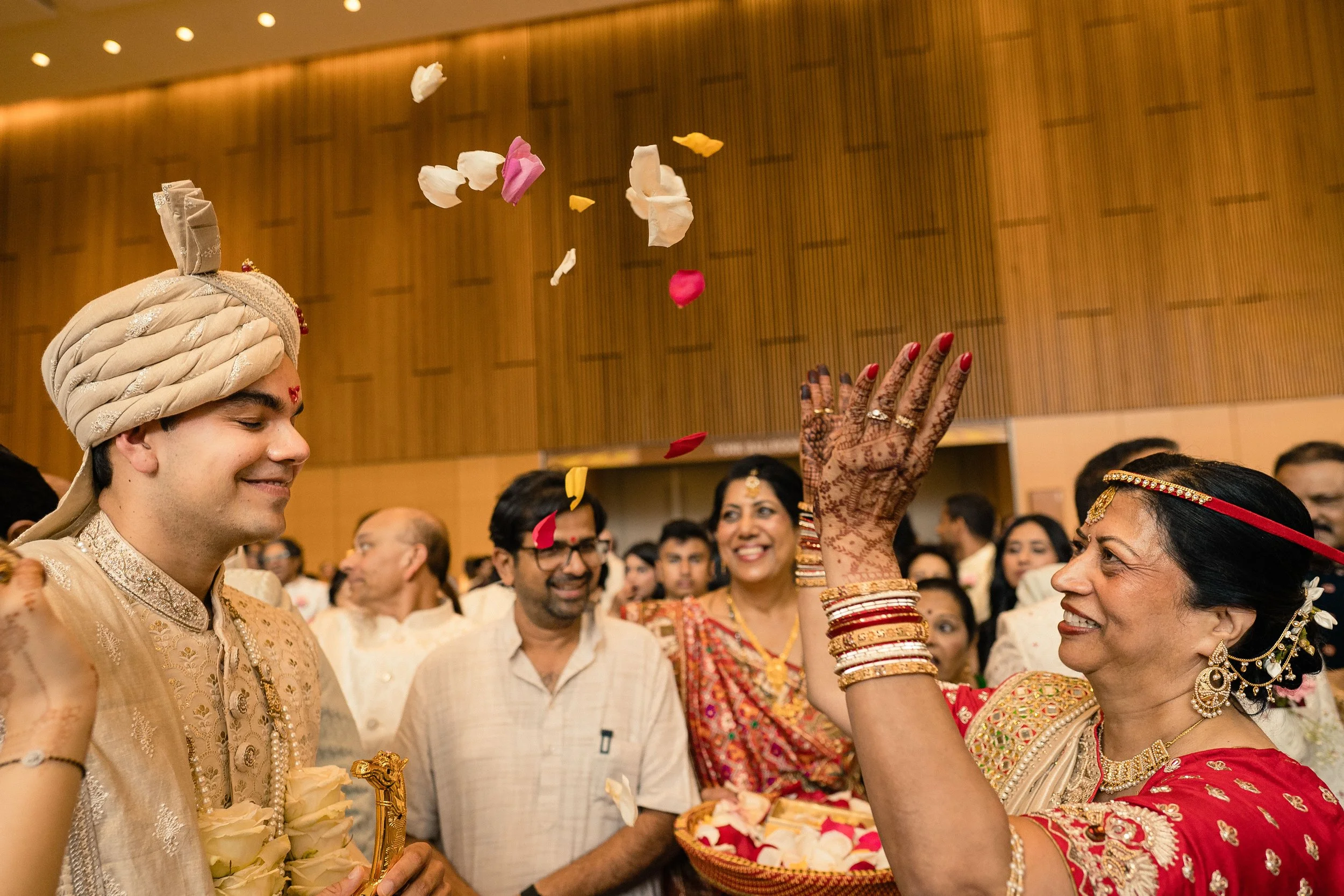 Gujarati-Wedding-Winnipeg-RBC-Convention-Centre-45.jpg