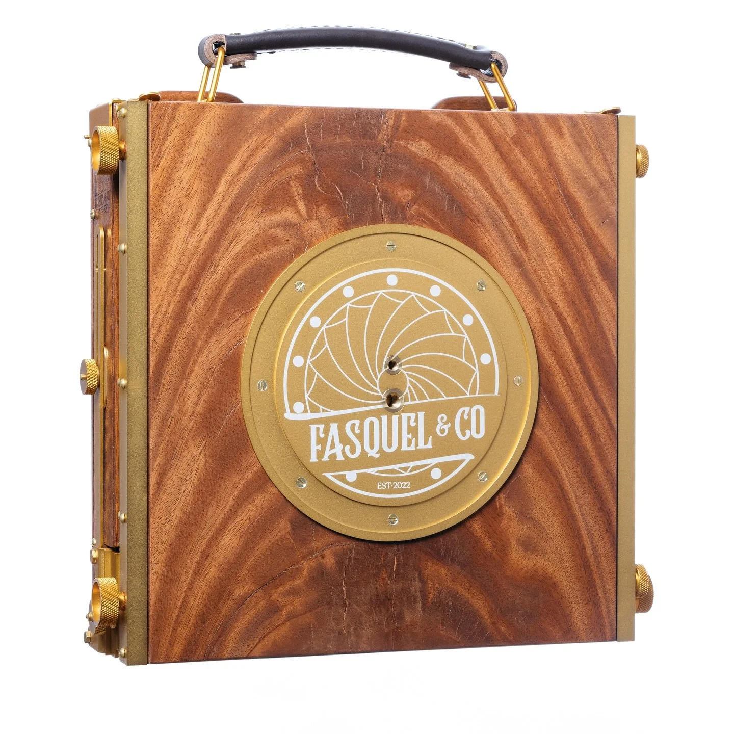 Introducing the final piece in our artisanal run: the 8&times;10 Heritage Special by Fasquel Cameras &mdash; crafted in limited quantity, designed with intention.
🔸 This model is the last one made with the gorgeous mahogany (sapele) veneer, glued to