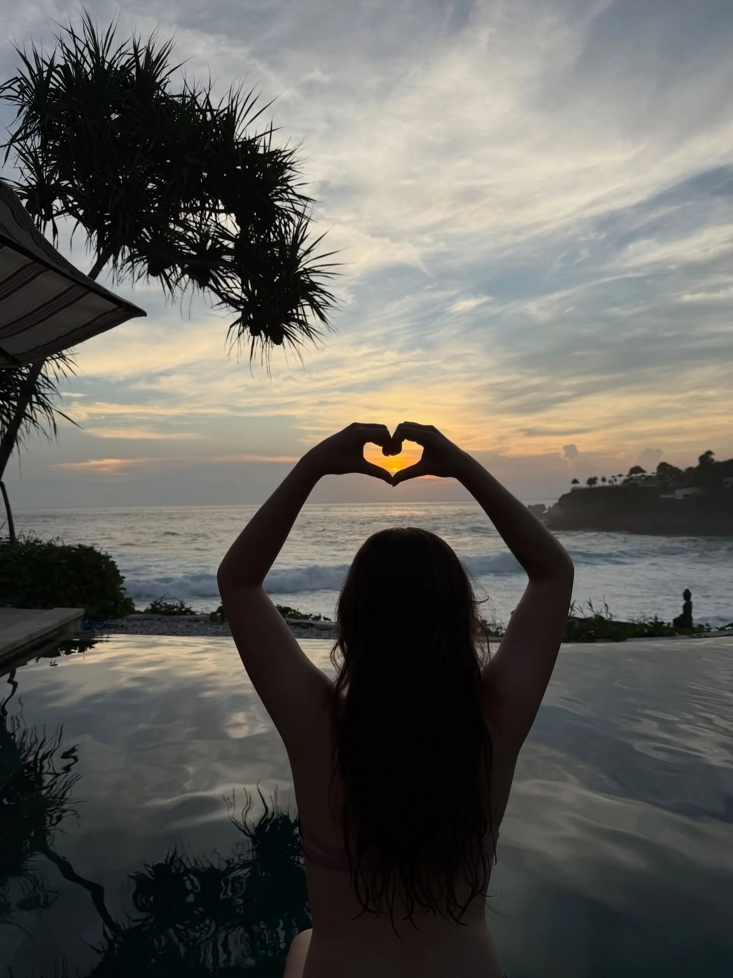 follow your desires. do what makes your heart sing. 

this is the lesson that i keep coming back to, again and again. your heart knows the way home. when we make decisions from the heart, we cannot be led astray. 

this past month, i traveled in Sout