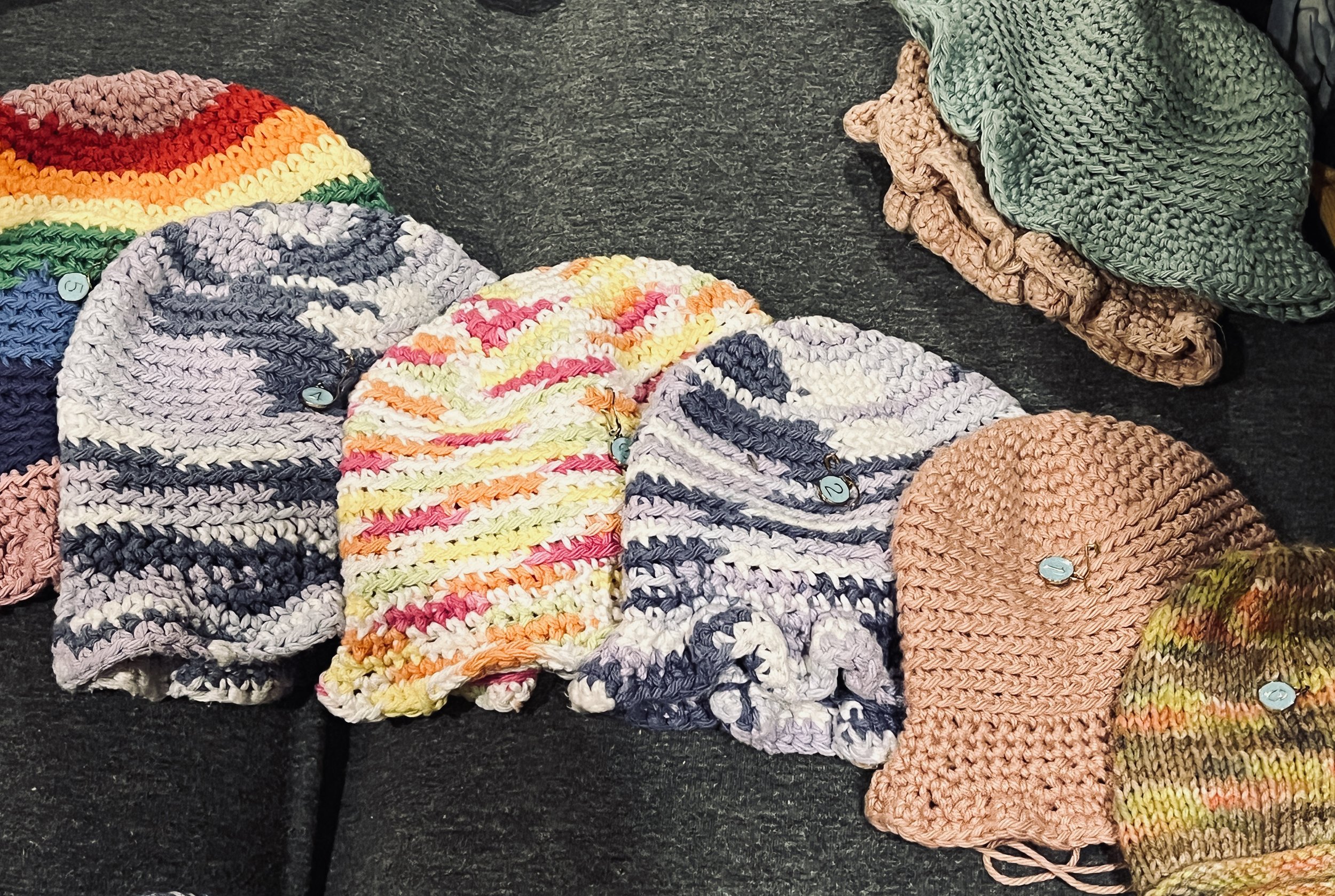 Left to right
size 5 -4 -3- 2 -1- 0