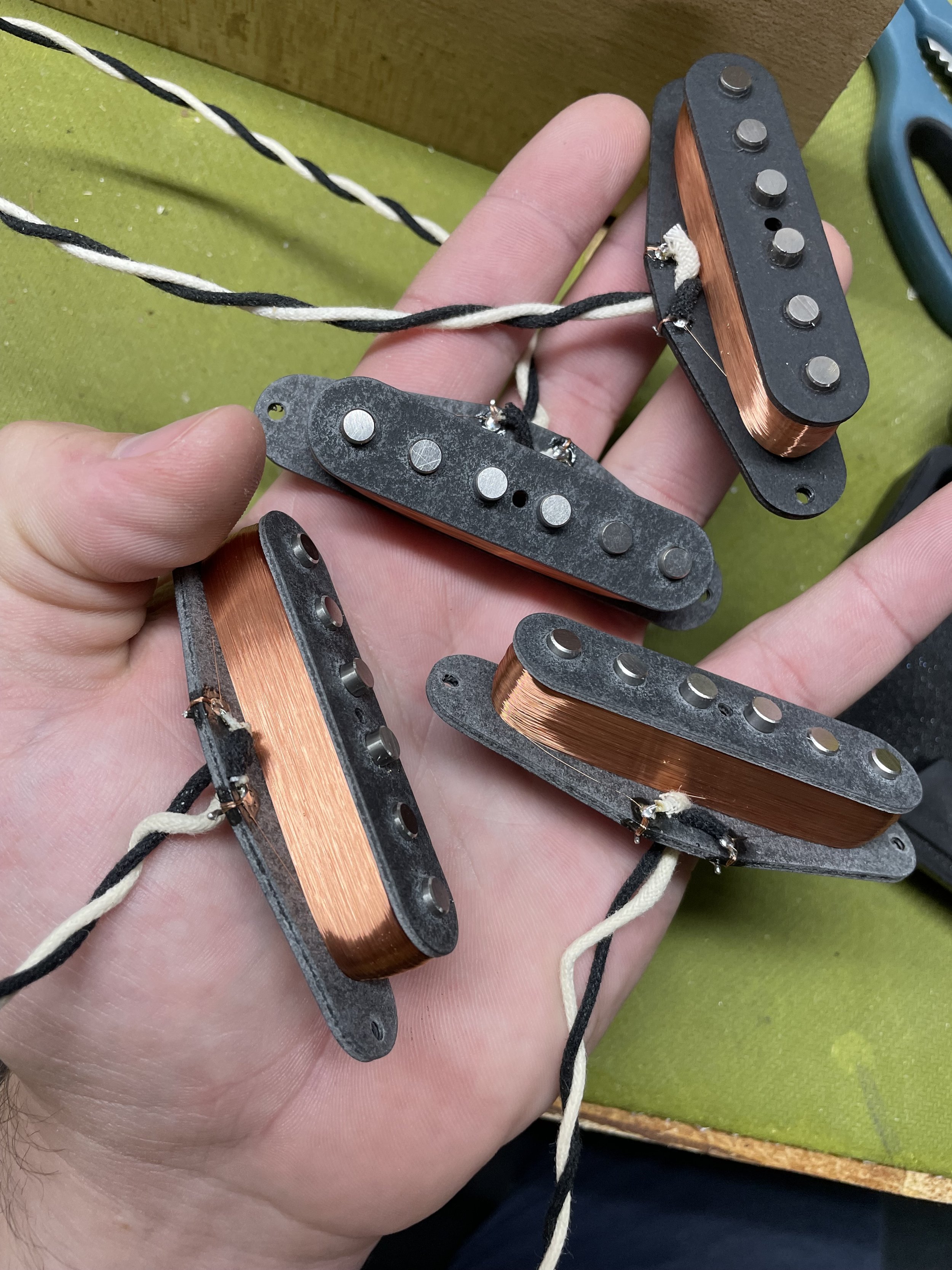 Single coil pickup set