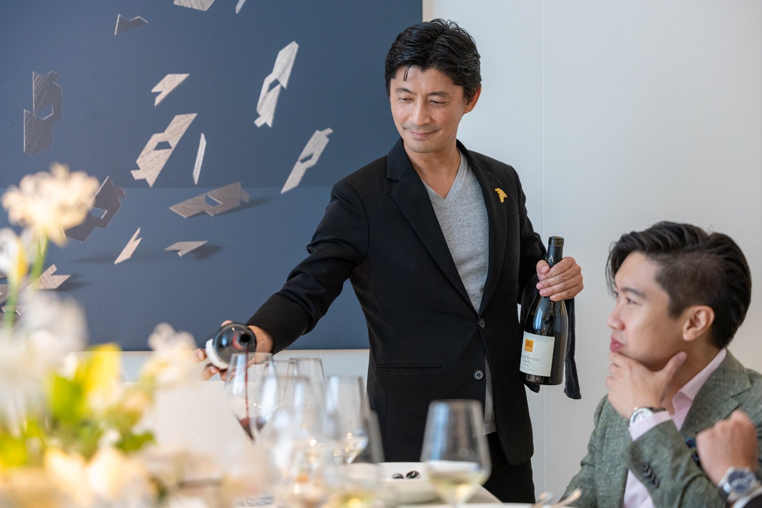 A brand's private and intimate event with VIPs. The event was shot with the minimal disturbance or intrusion, but at the same time had to show the essence of the event.