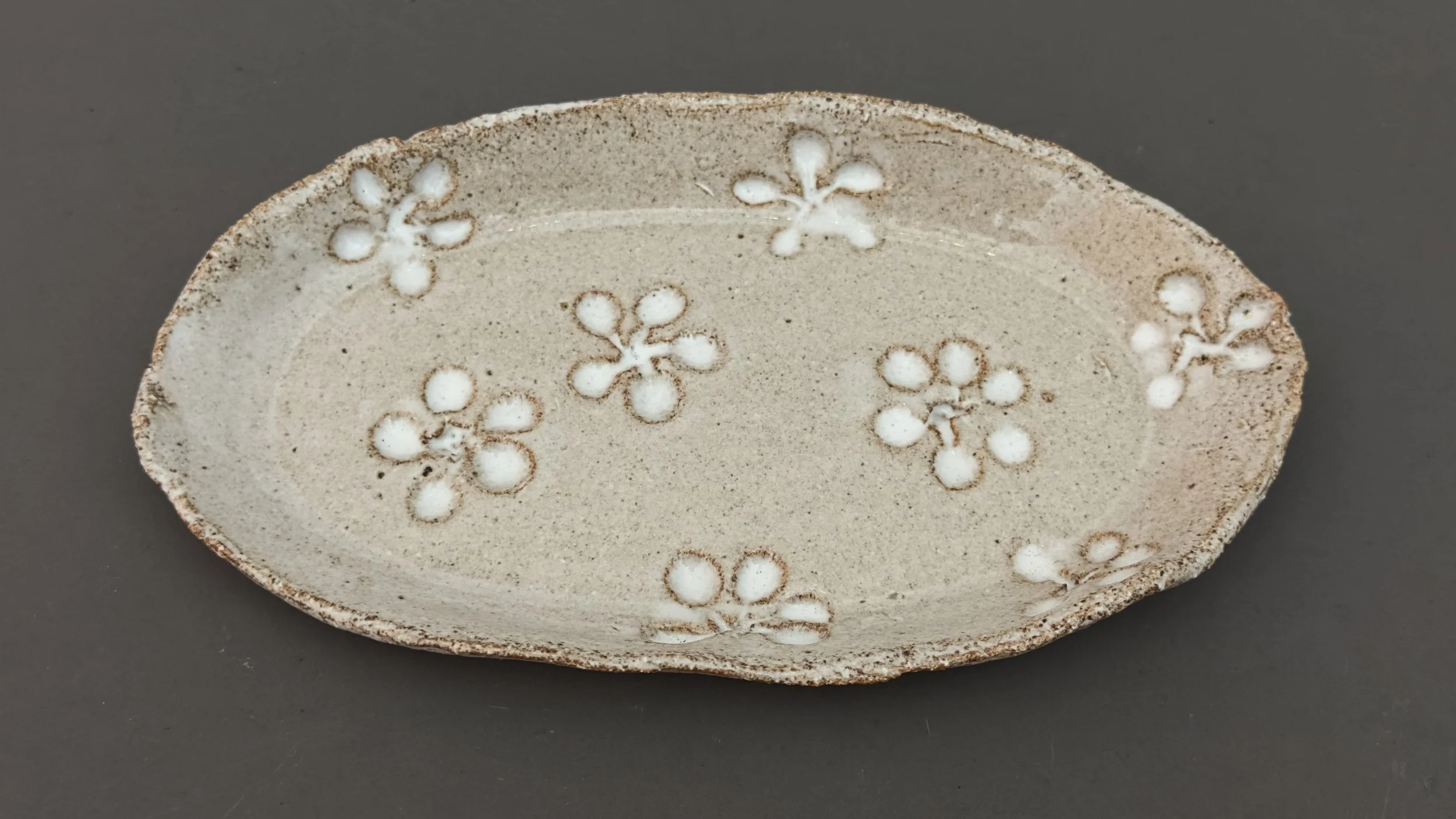 plate-with-gum-nut-blossom-pattern.jpg