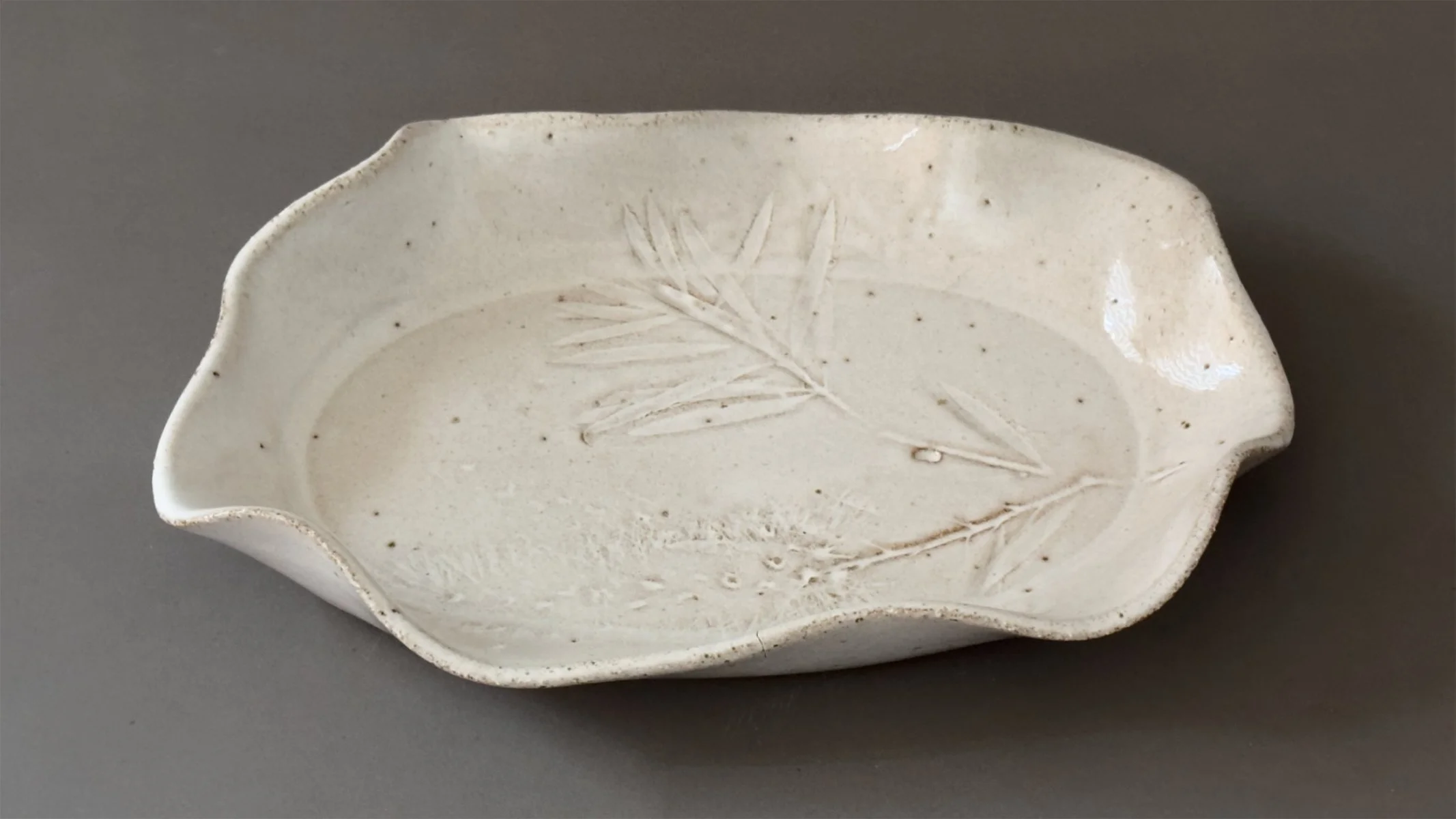 plate-with-Melaleuca-imprint-1200.jpg