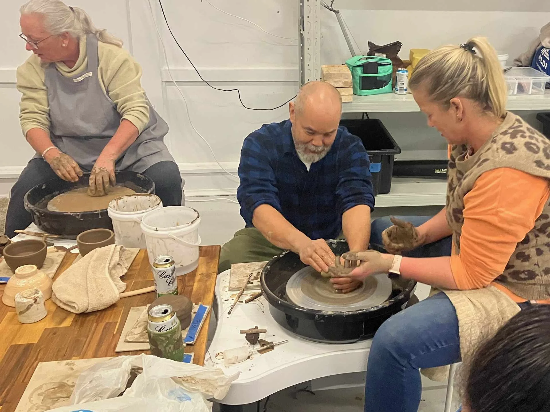 dimboola-pottery-wheel-class-instruction-01.jpg