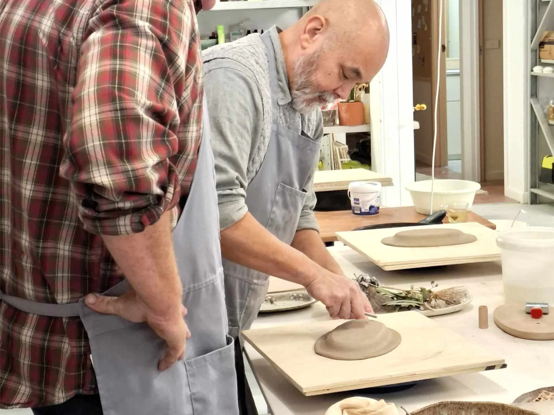 making-plates-at-dimboolapottery-02.jpg