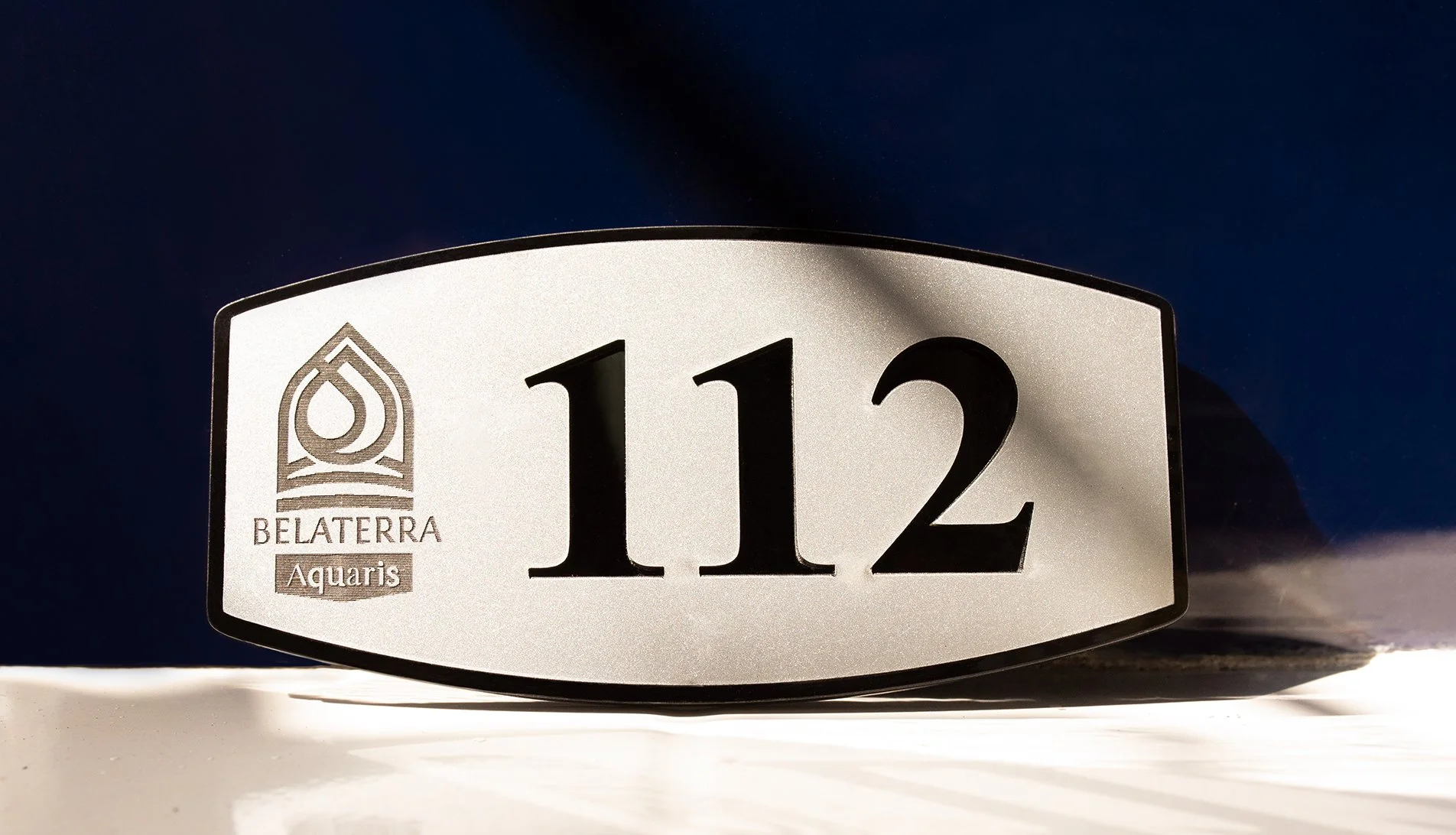 Números de lujo: Placas para apartamentos premium en Cali