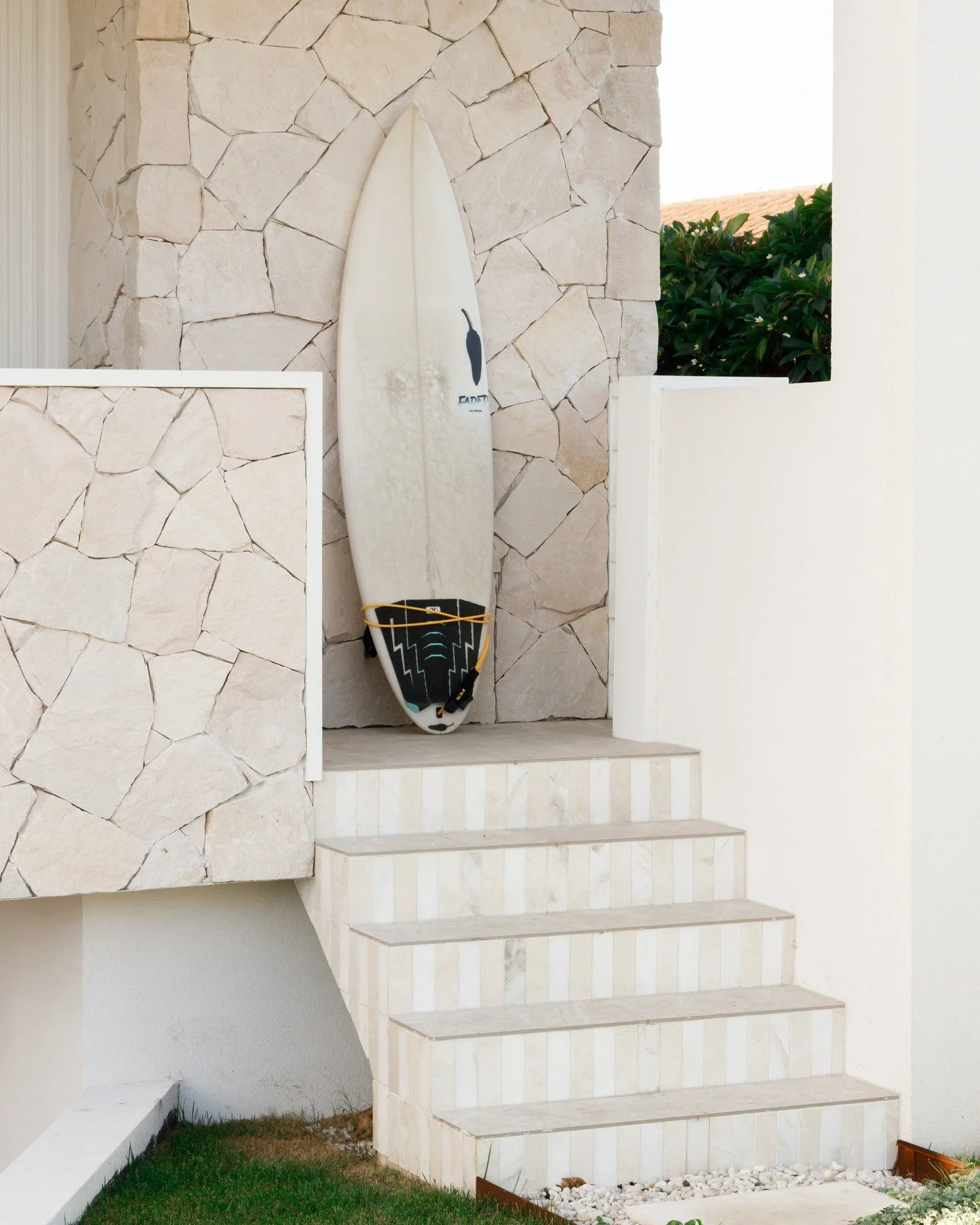 Sun, salt and sandstone&hellip; and a surfboard always within reach
Creating the ultimate beach house starts with selecting organic materials that feel grounded in the landscape, with this sandstone creating a soft feature metres from the beach. Text