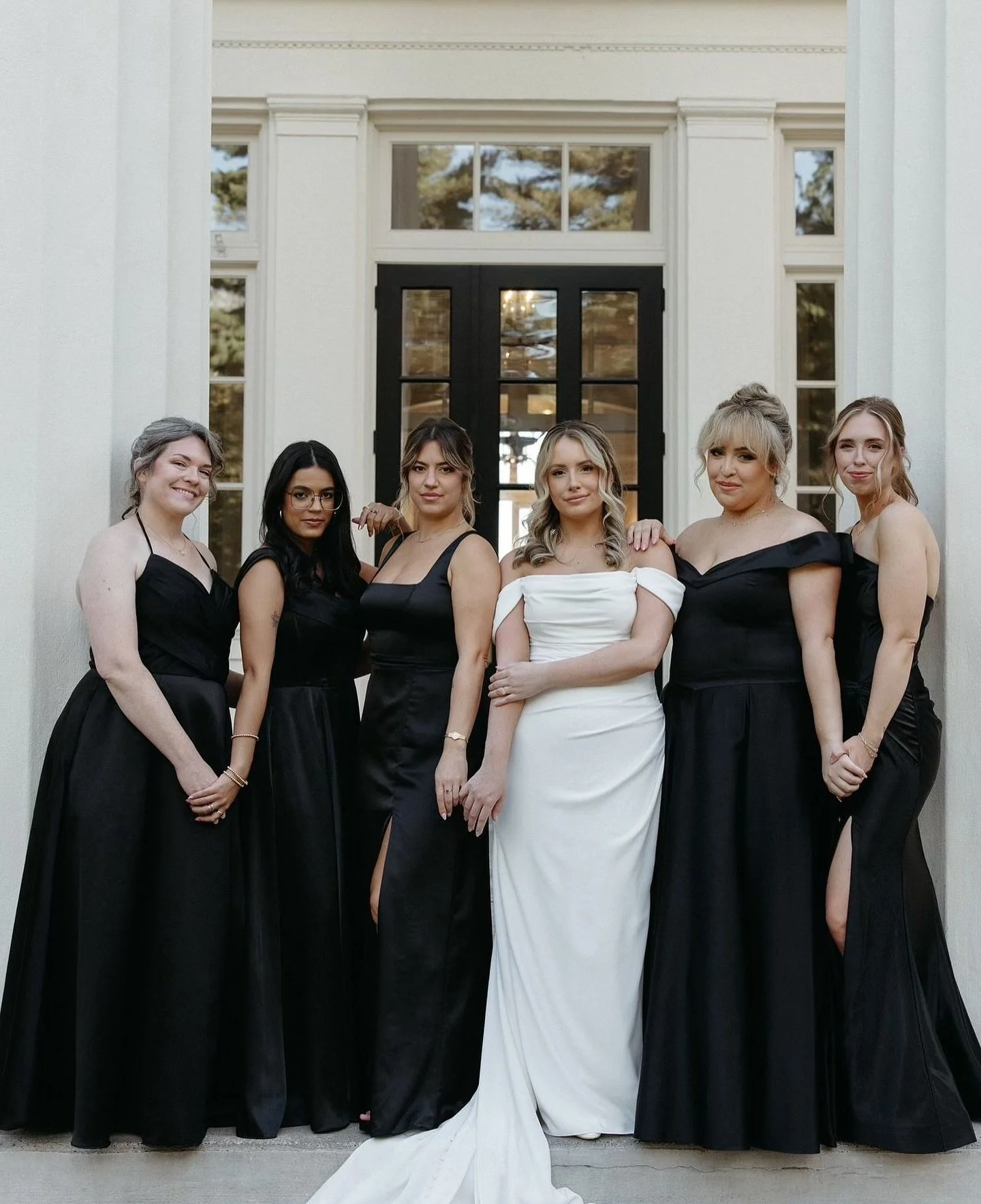 Our bride Marisa + her bridal party, @mmastrio_ 🤍
&bull;
 Vendors: 
@niakovacevphotography 
@jessvilaysane
@tressbridal
@thewadsworthmansion 
@alexandrasbridalboutique 
@davidalanhospitalitygroup 
&bull;
#ctmua #ctmakeupartist #connecticutmua #conne