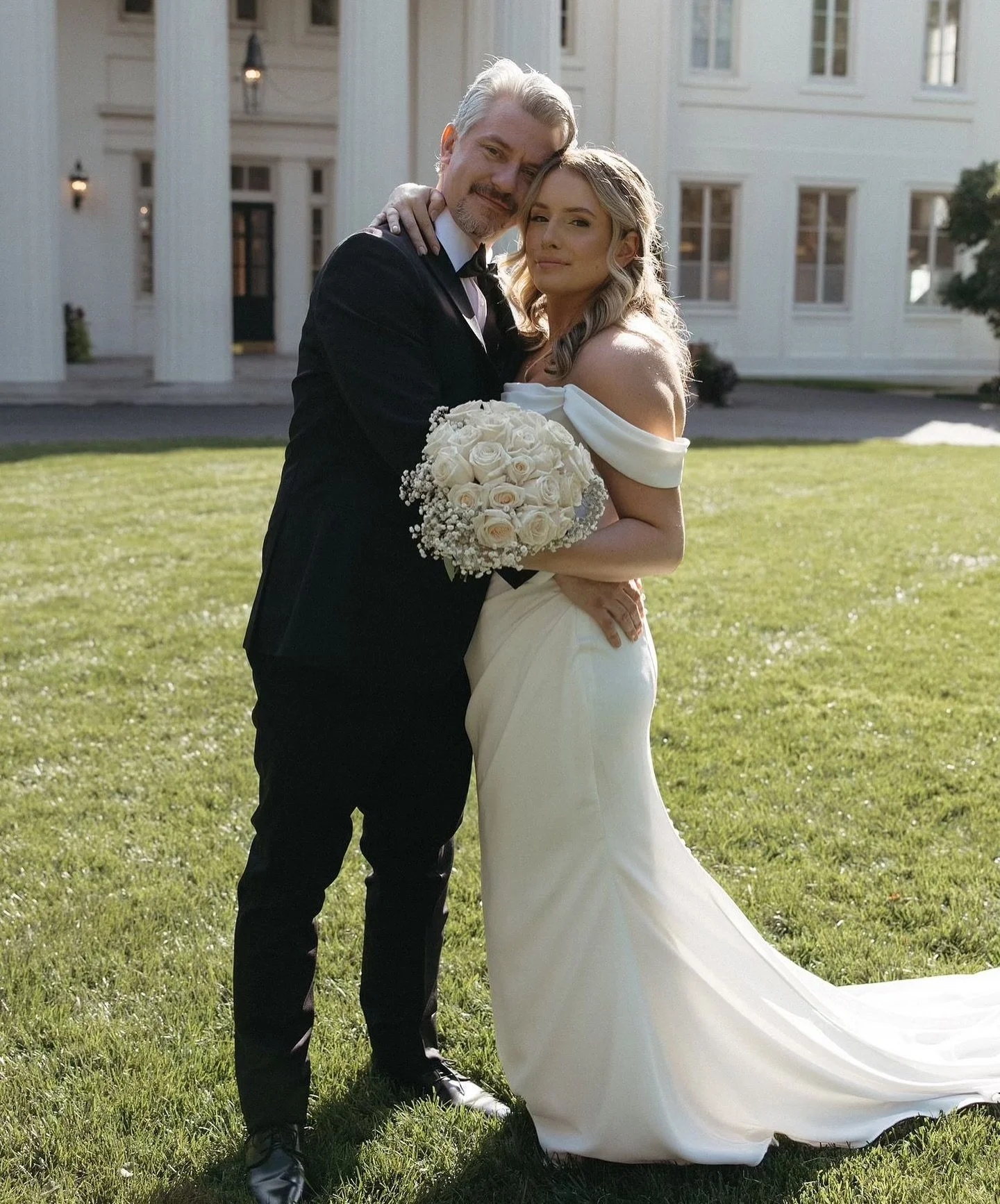 Our beautiful bride Marisa, @mmastrio_ 🤍
&bull;
 Vendors: 
@niakovacevphotography 
@jessvilaysane
@tressbridal
@thewadsworthmansion 
@alexandrasbridalboutique 
@davidalanhospitalitygroup 
&bull;
#ctmua #ctmakeupartist #connecticutmua #connecticutmak