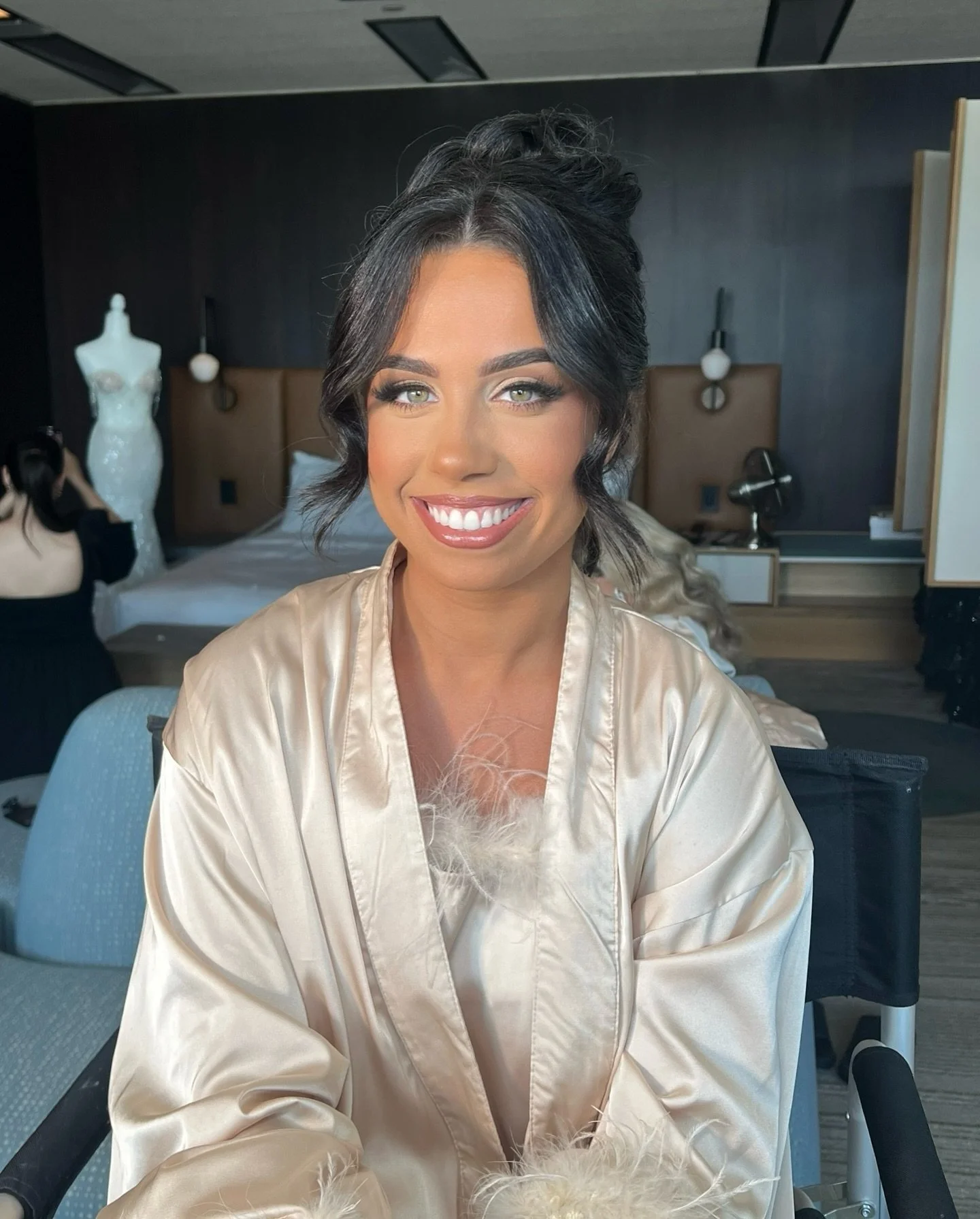 How stunning @amanda.bogdan 😍❤️

Makeup by @jessvilaysane 
&bull;

&bull;
#bridal #bridalmakeup #bridalmakeupartist #ctbridal #ctbridalmakeup #ctbridalmakeupartist #ctmua #ctmakeupartist #ctbrides #ctbridalmua #bridalbaes #bridalbaesct #bridesmaidsg