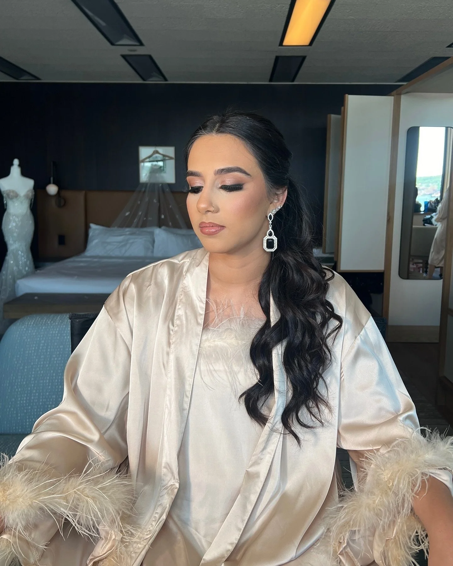 Bridesmaids glam on the beautiful @lorianaveneziano 😍🖤
&bull;
Makeup by @jessvilaysane
&bull;
&bull;
#bridal #bridalmakeup #bridalmakeupartist #ctbridal #ctbridalmakeup #ctbridalmakeupartist #ctmua #ctmakeupartist #ctbrides #ctbridalmua #bridalbaes