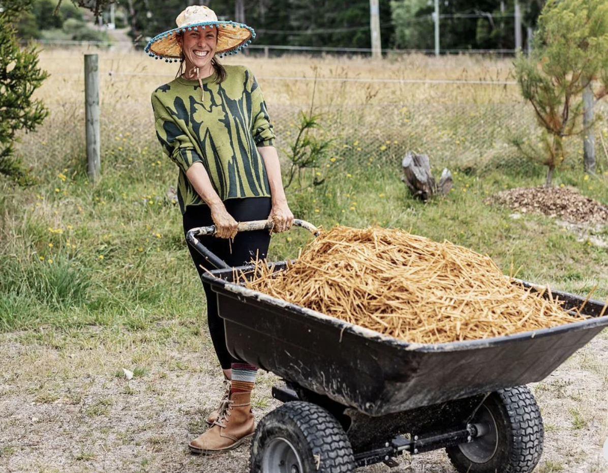 Emily / Dr Demeter from Magical Farm doing natural building by Ness Vandeburgh Photography https://www.nessvphotography.com/
