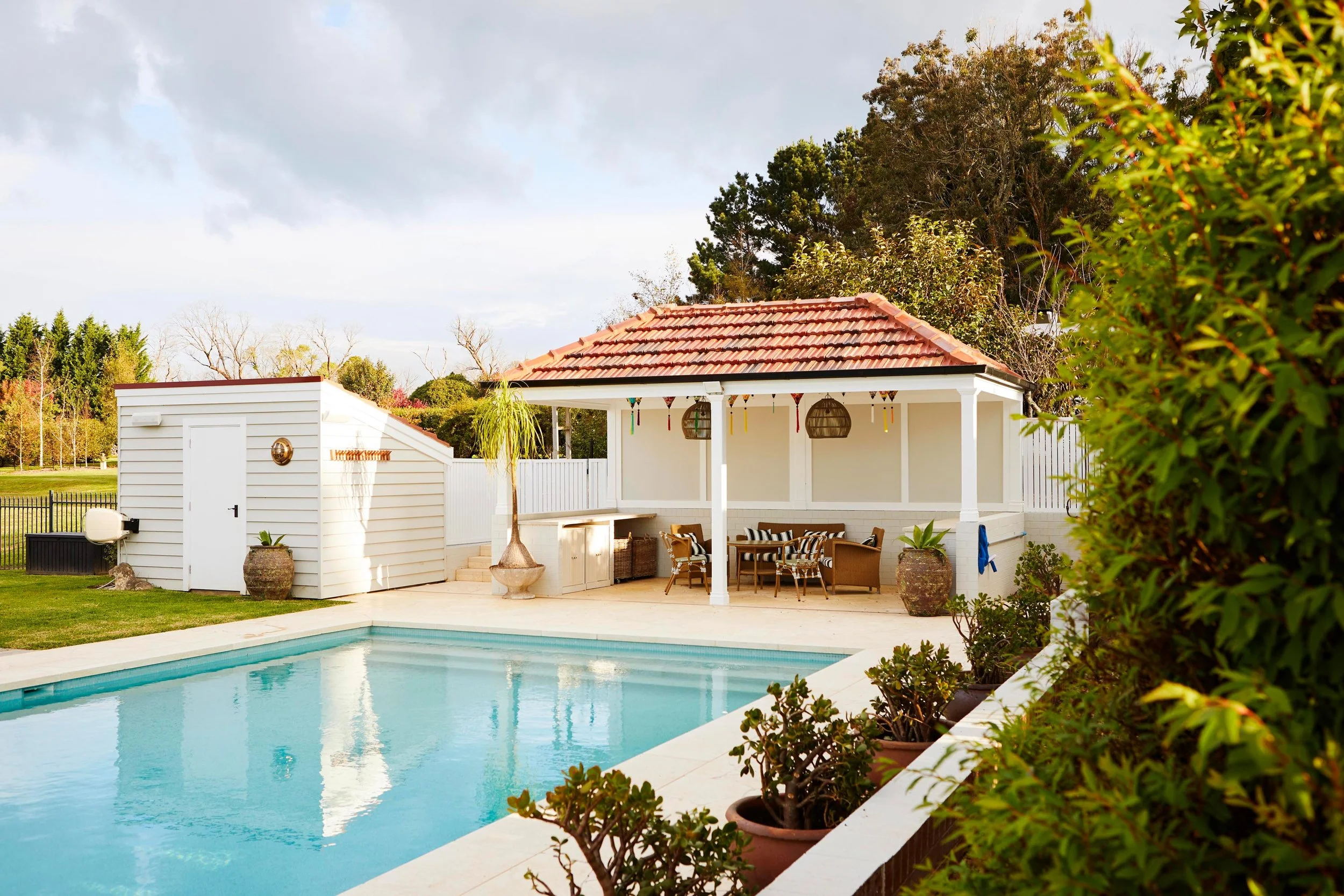Outdoor dining cabana Sutton Forest Estate - pool pavilion ZF Architects