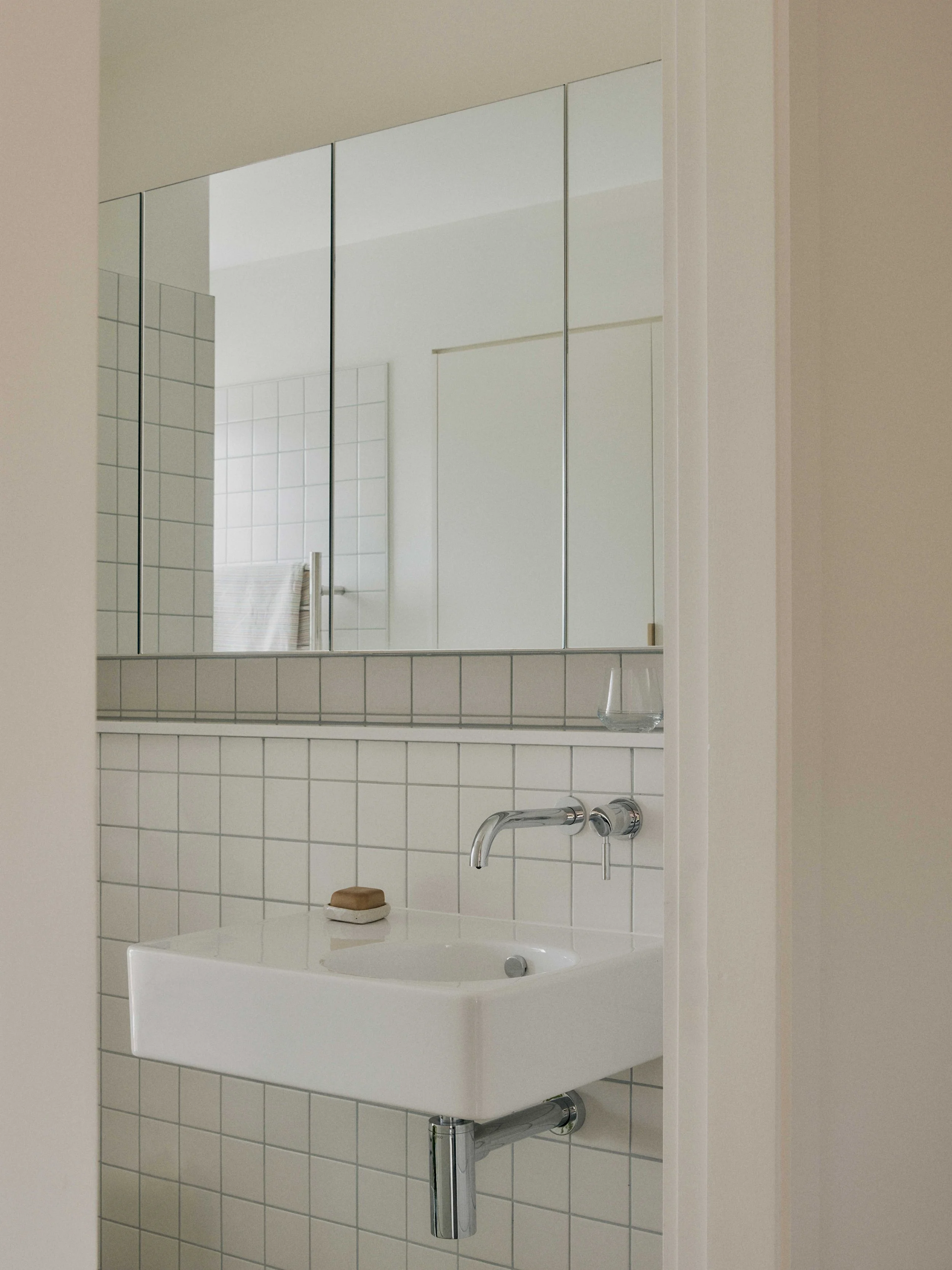 Built-in mirror cabinet bathroom Berrima - white tiles secondary dwelling ZF Architects