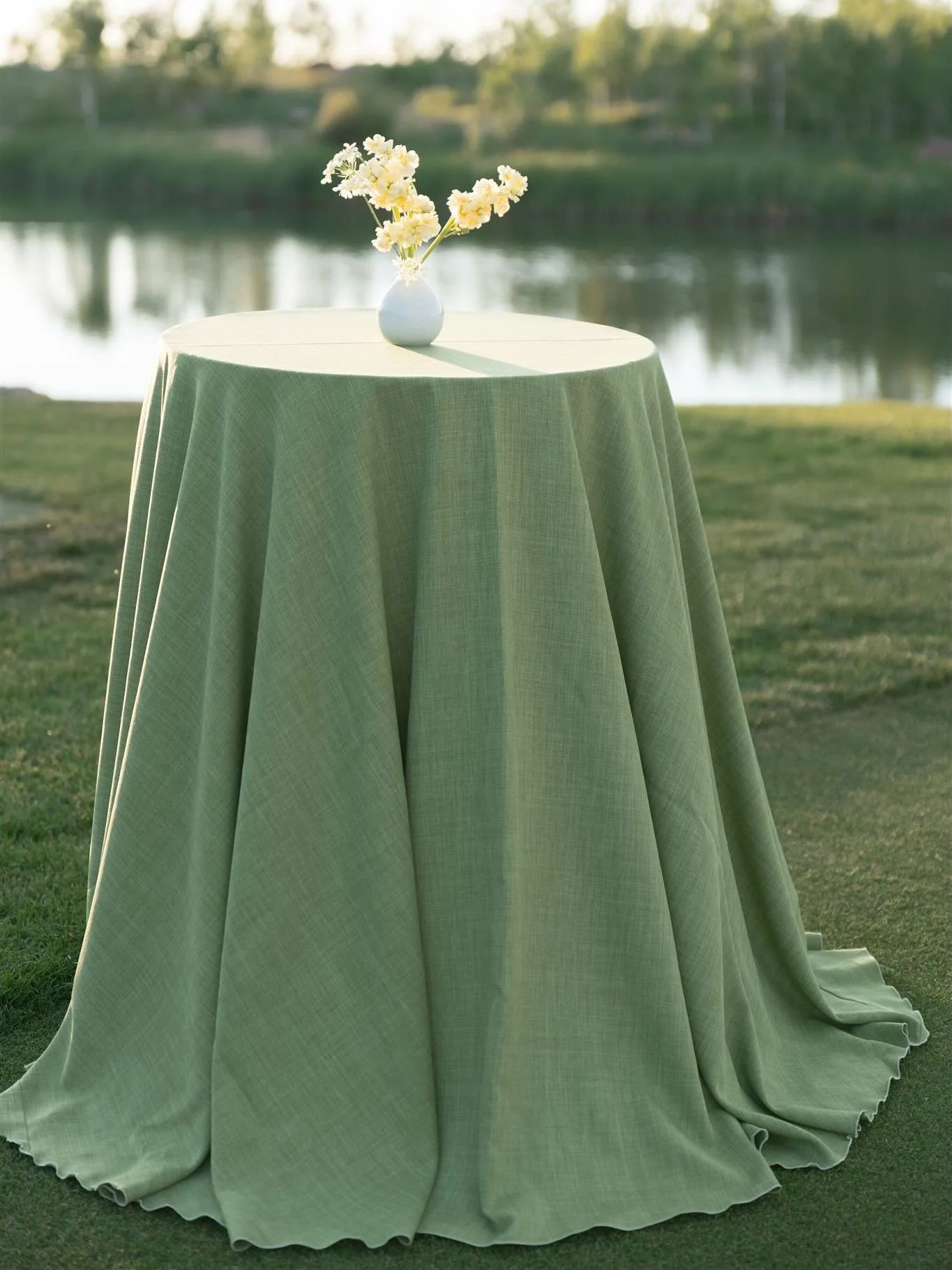 A tradition like no other. Happy Masters Sunday to all who celebrate. 

Photography | @nathangeorgephoto 
Floral | @remiandgold 
Venue | @cornerstoneclubco 
Linens | @stradleydavidson @reverie_social 
#rehearsaldinner #weddingdesign #destinationweddi