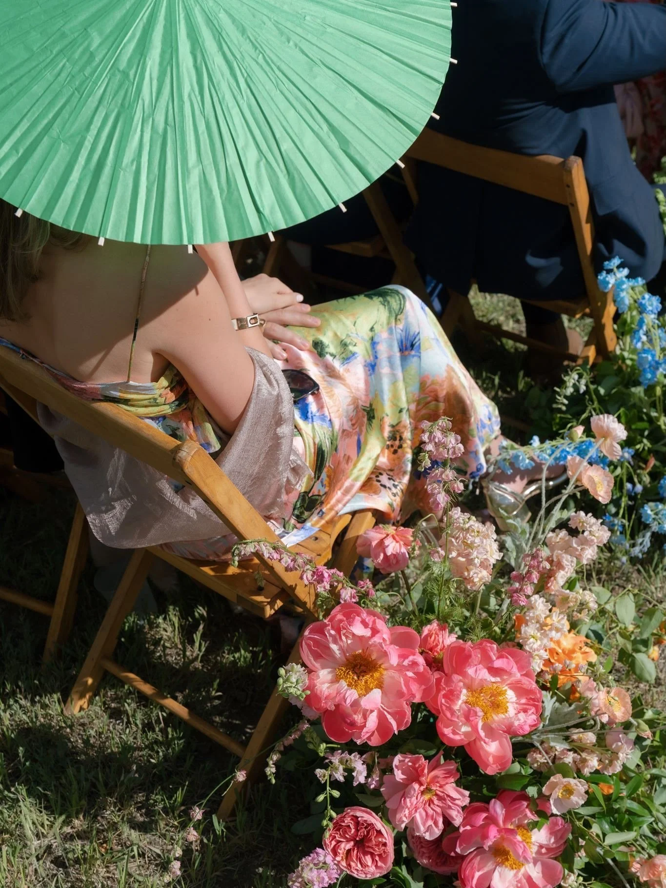 Summer weddings are in full bloom in Telluride.

Production &amp; Design | @bysutton 
Photography | @nathangeorgephoto 
Video | @runawayvows x @forma_mgmt 
Paper | @xowyopaper 
Floral | @remiandgold 
Beauty | @etoillyartistry 
Venue | @telluridesleig
