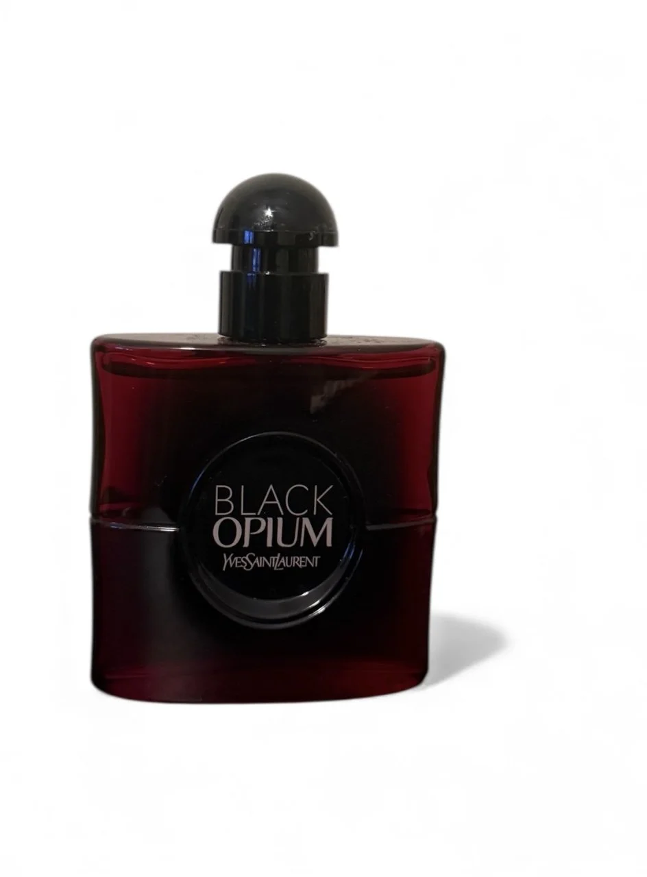 Yves Saint Laurent   Black Opium, Over Red
