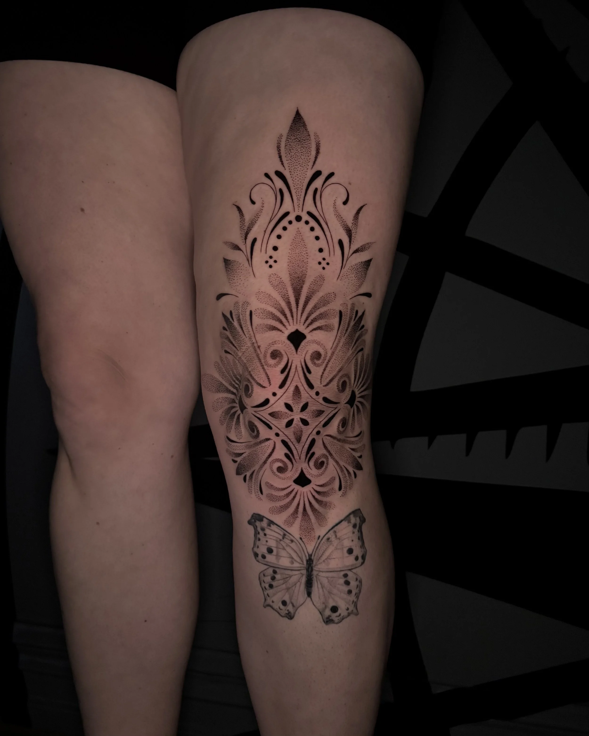Svenja Soleya Tattoo Auckland ornamental knee mandala.jpeg