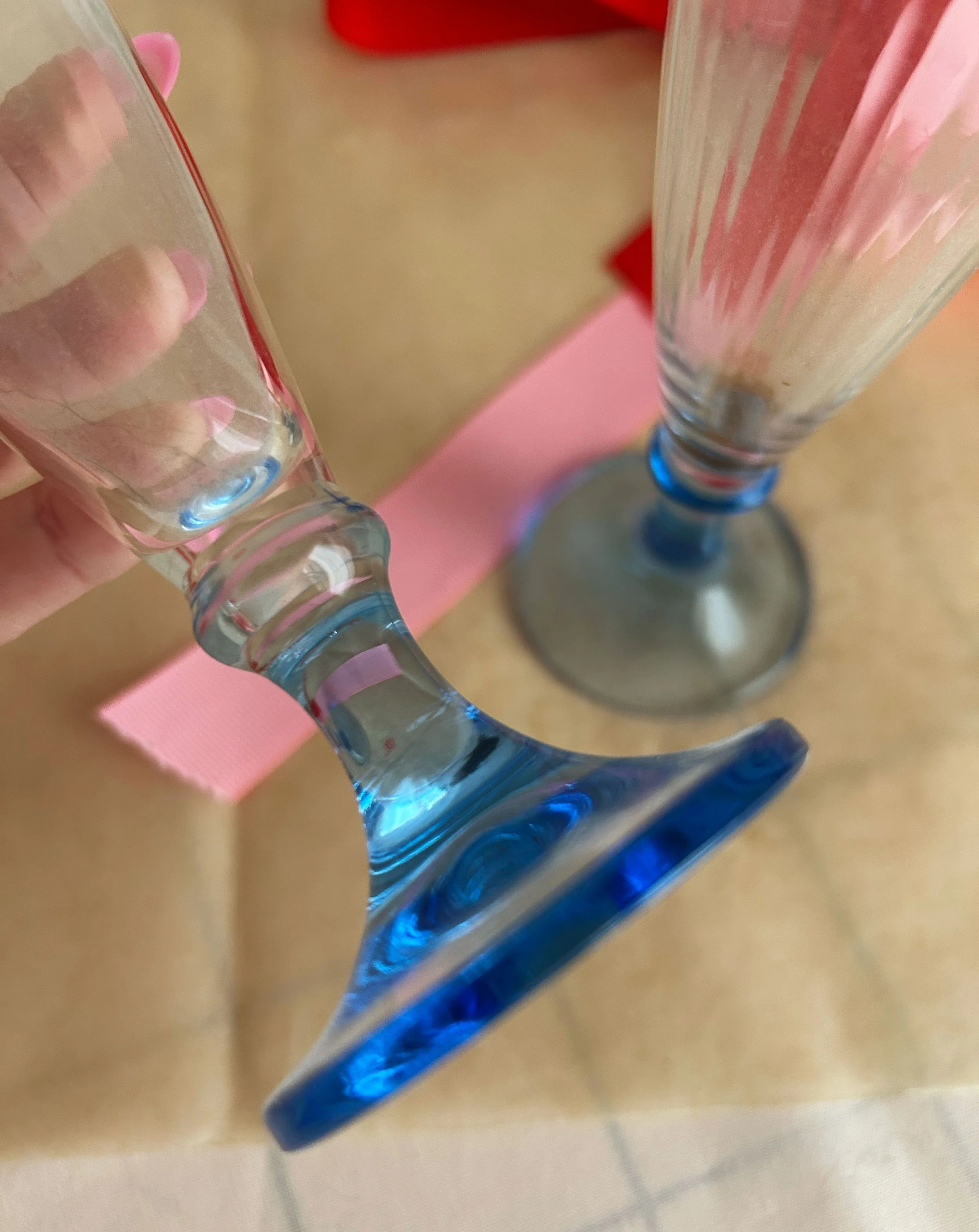 SOFT FOCUS champagne glasses