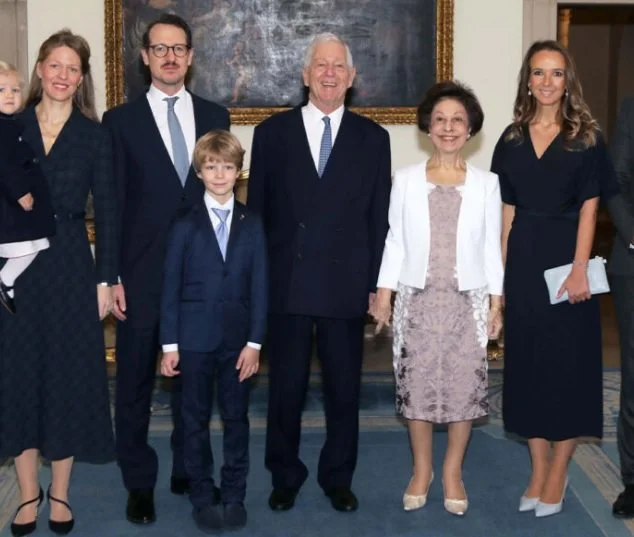 Престолонаследник: Светлост васкрсења даје нам наду и снагу да постојимо!