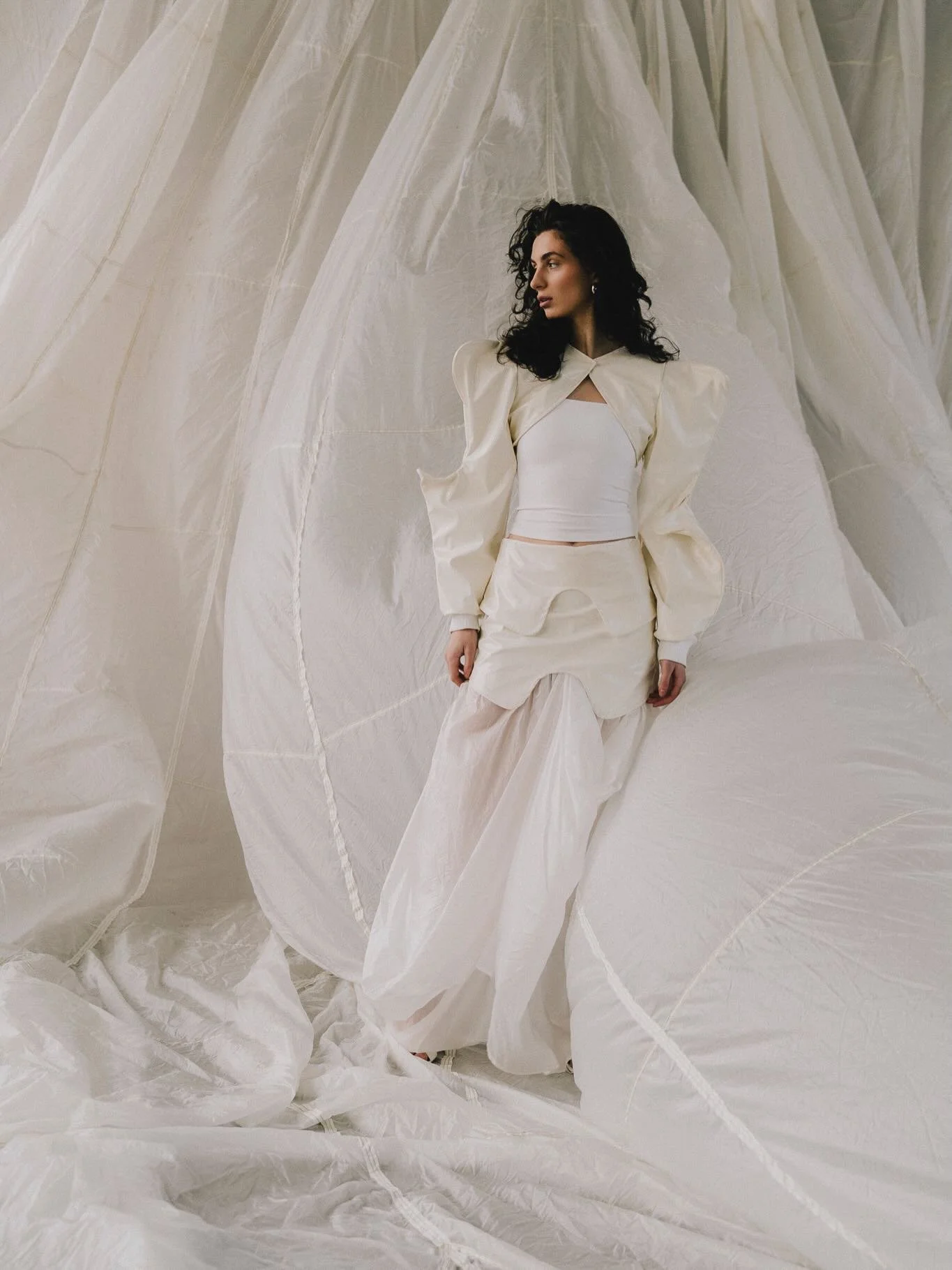 Check out our latest additions! We now have army parachutes and fabric backdrops in stock for you to experiment with 💥🫧

shot by @alicjabokina 
model @kadyrova__zer 
MUA @patrycjaking 
brand @malesa.clth 

#platnabackdrops #warsaw