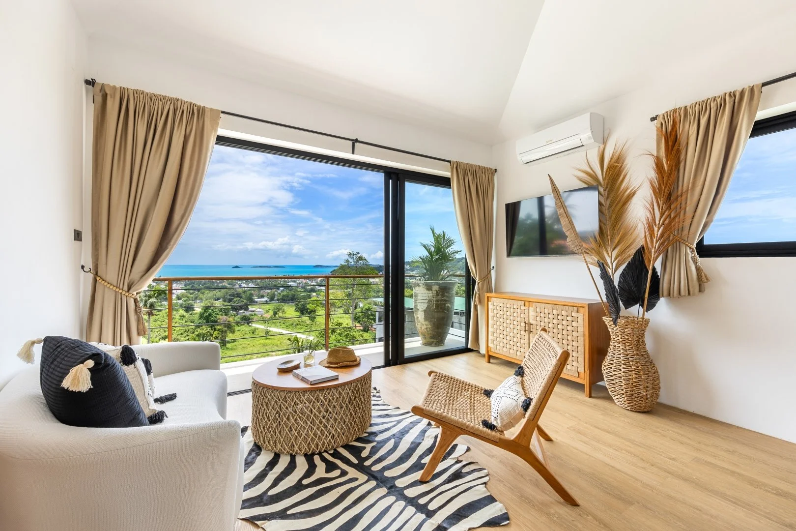 Villa Lilly of the Valley - May 2025 (74).jpg