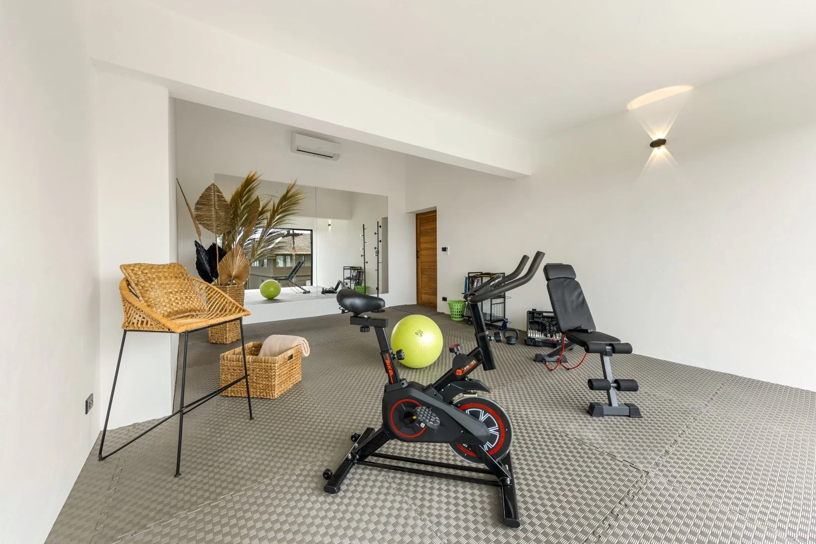 Villa Lilly of the Valley - May 2025 (93).jpg