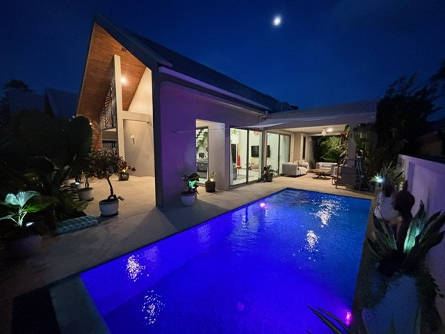 Central, brand-new villa with eye-catching design- Chaweng- 3 beds, 3 bath -Freehold or leasehold- 12,900,000 thb