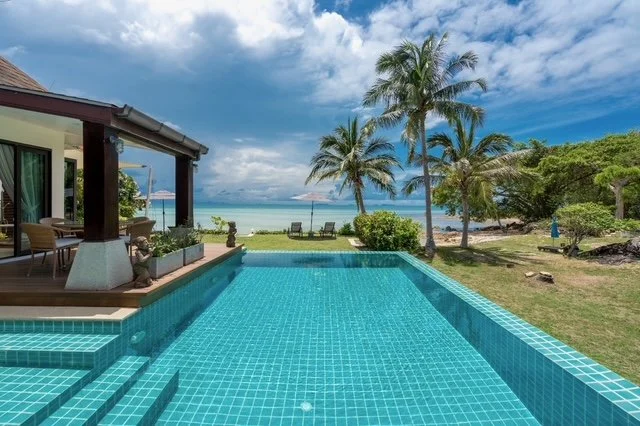 Infinity pool, beach front villa- 4 bed, 3 bath - 30,000,000 THB