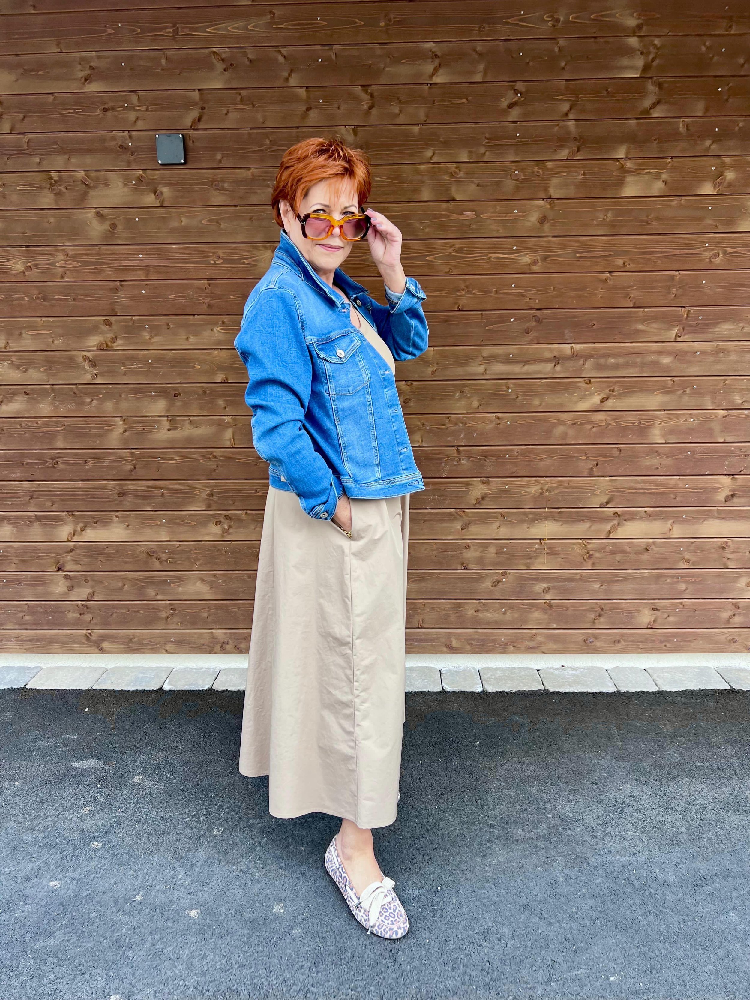 Lieblingspiece incoming 
Kleid im Mix aus Jersey und Taft, super easy, aber mit Stil. Mit Sweatshirt f&uuml;r den l&auml;ssigen Vibe oder mit Jeansjacke und Ballerinas, richtig on trend. 

Eure Greif Mode🤍

#boutiquestyle #newin #fashionlove #ootd #