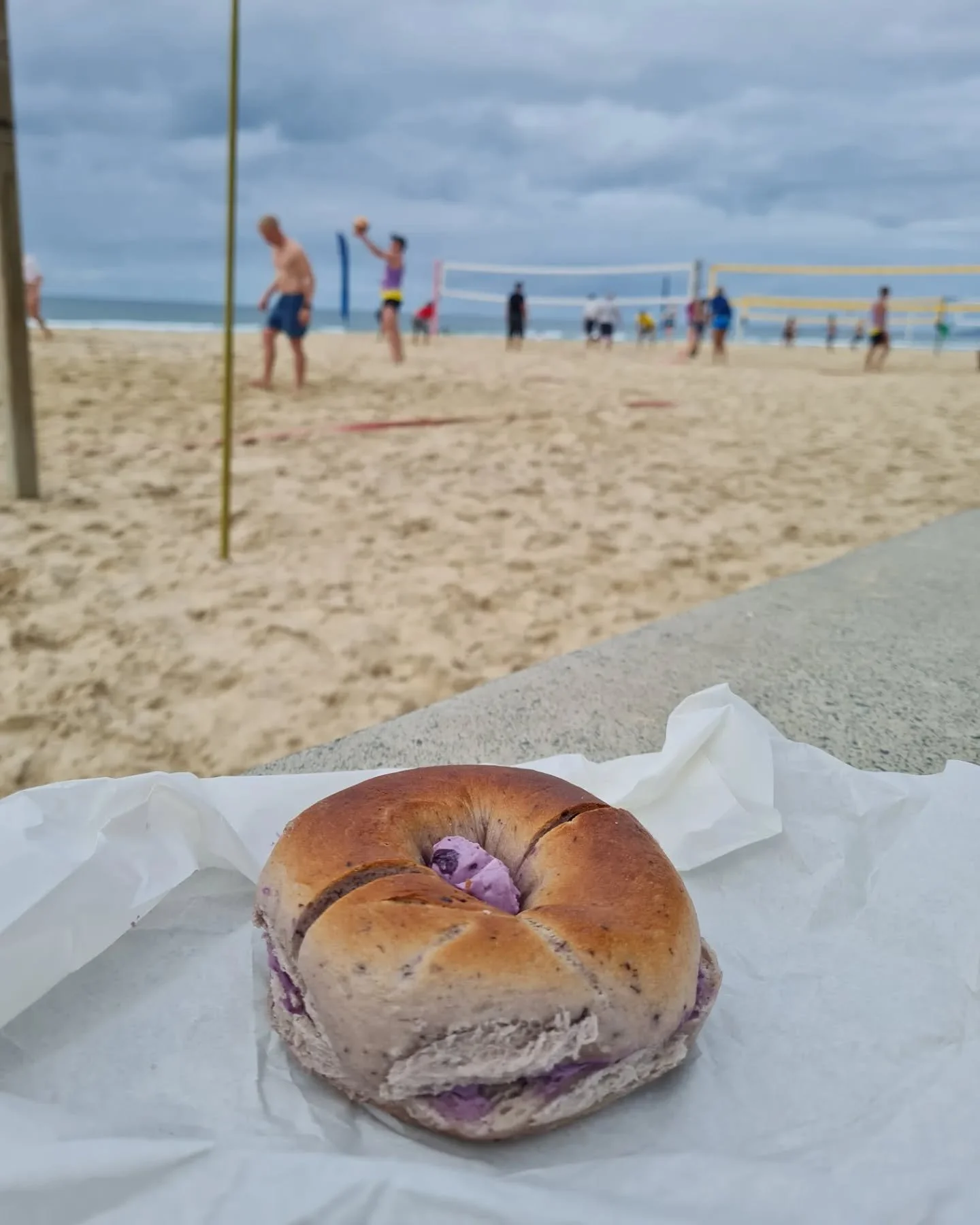 Blueberry bagel with Blueberry cream cheese from @obagel_house by the beach at Broadbeach 

Say that ten times real quick! 😳🤣

#bagel
