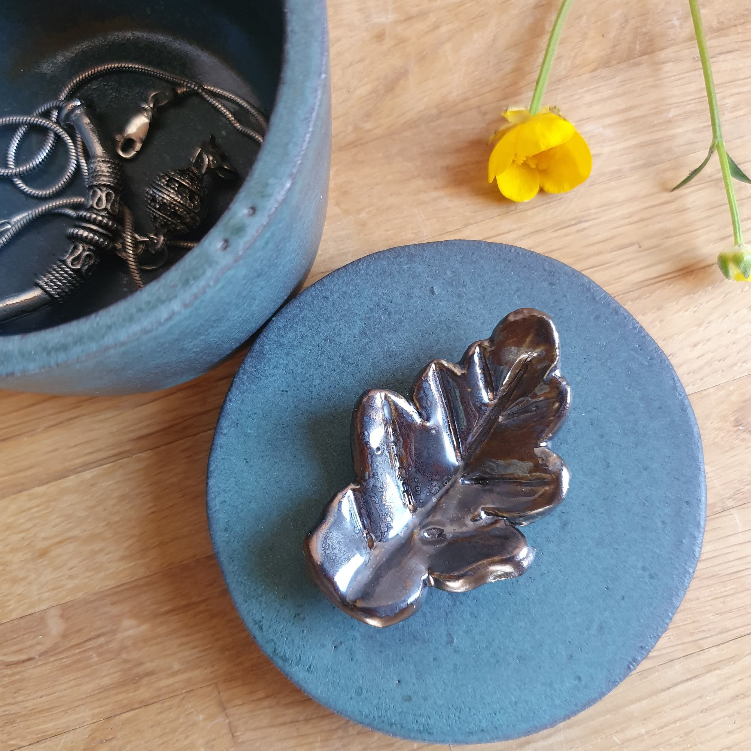 oak leaf lid.jpeg