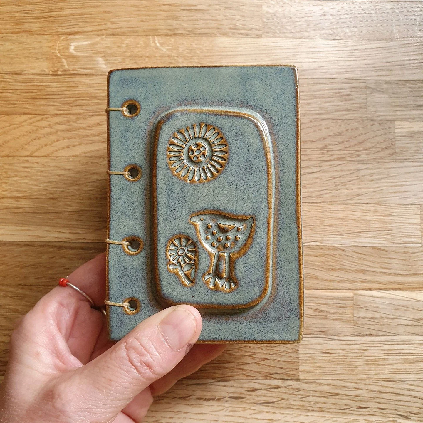 This little keepsake book was such a joy to make! 🧡 During the pandemic, I made one for myself to jot down my feelings and memories&mdash;it became such a special reminder of resilience. I even considered making more to share with others! Do you hav