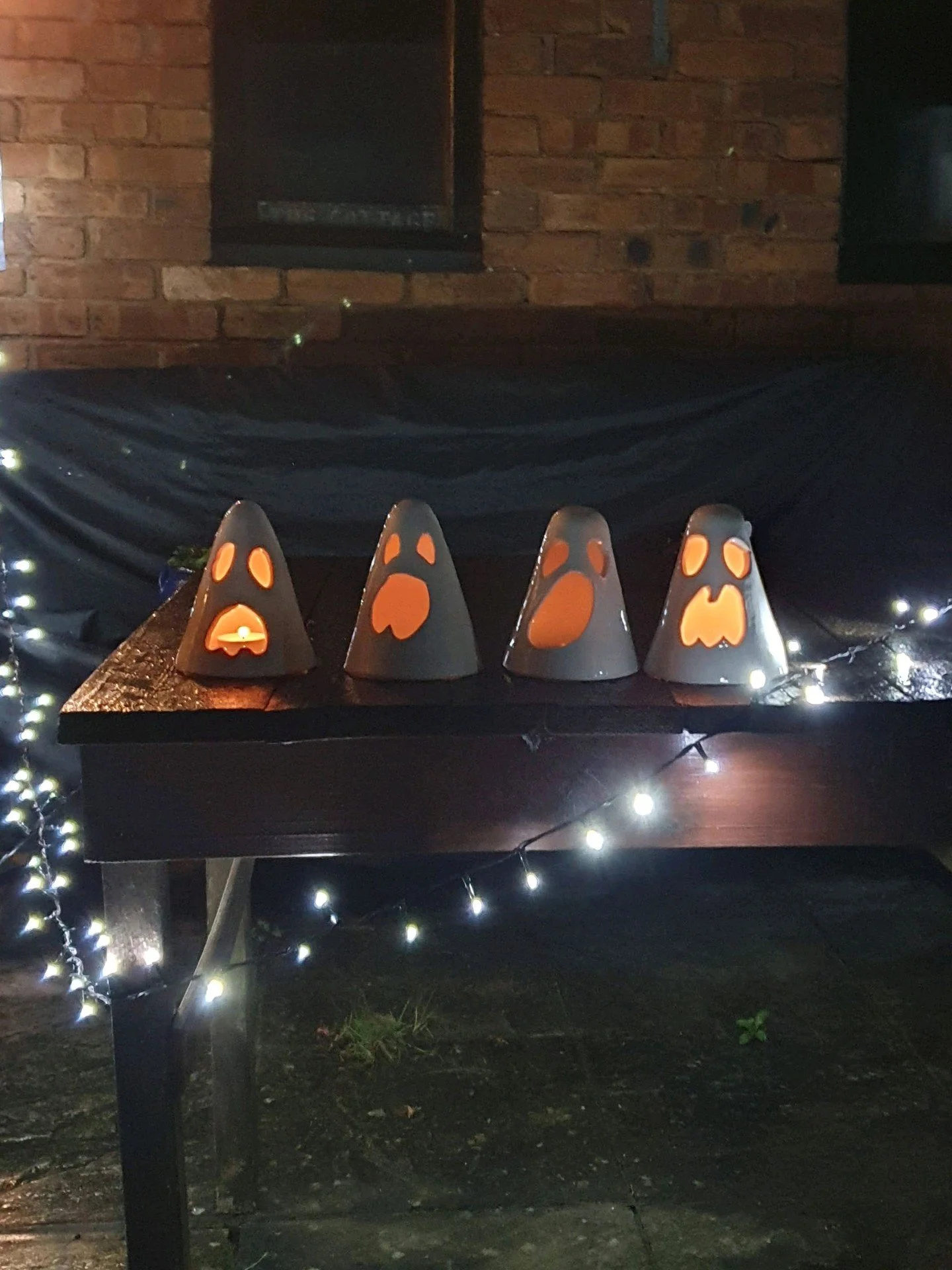 👻 Halloween is just around the corner, and I have got the perfect spooky vibe for your decor! Check out these adorable handmade ghost-shaped tealights, bringing a flickering touch of ghostly fun to your night. ✨

How do you like to prep for Hallowee