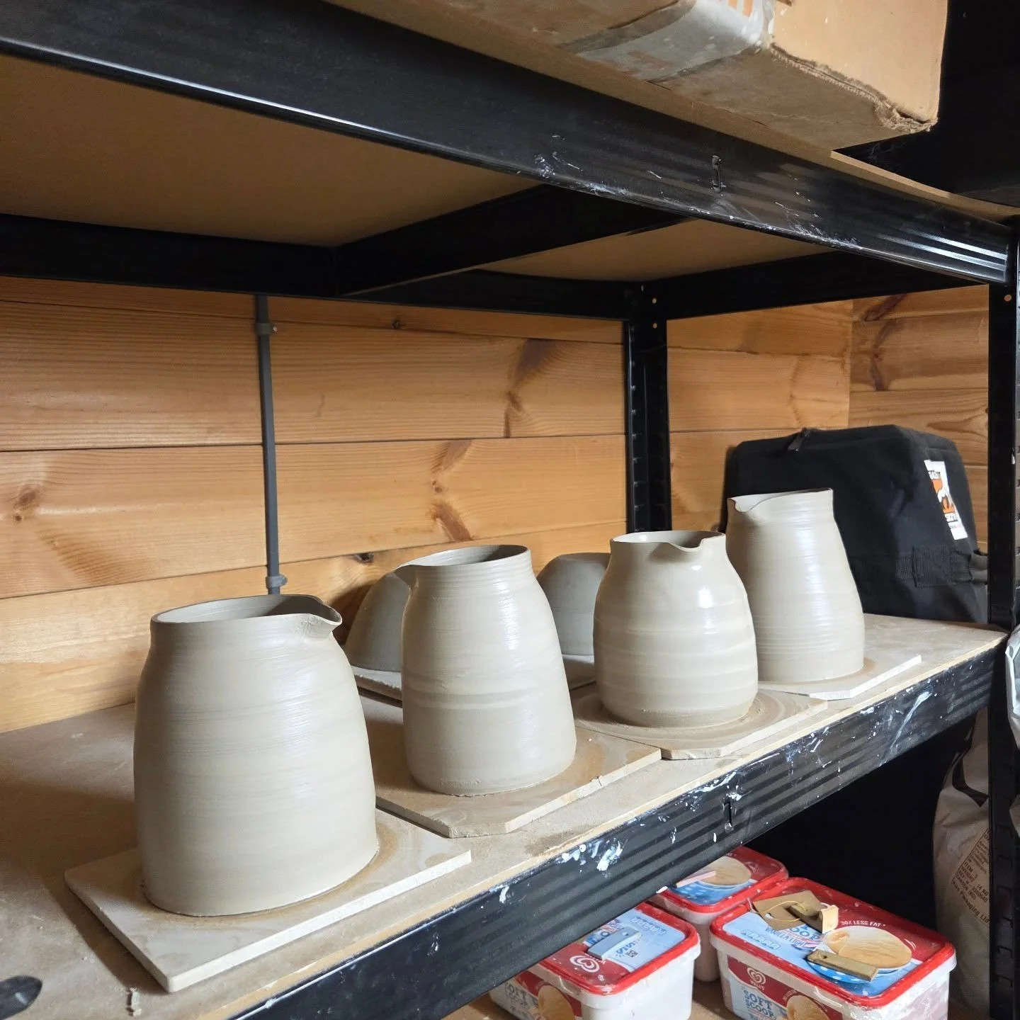 It's been good to have some serious potting time in  twixmas, the office where I work is shut until January.

Enjoying what I love most, instead of working to pay the bills 🙂

I have been practicing throwing bigger things, hopefully I get a jug or t