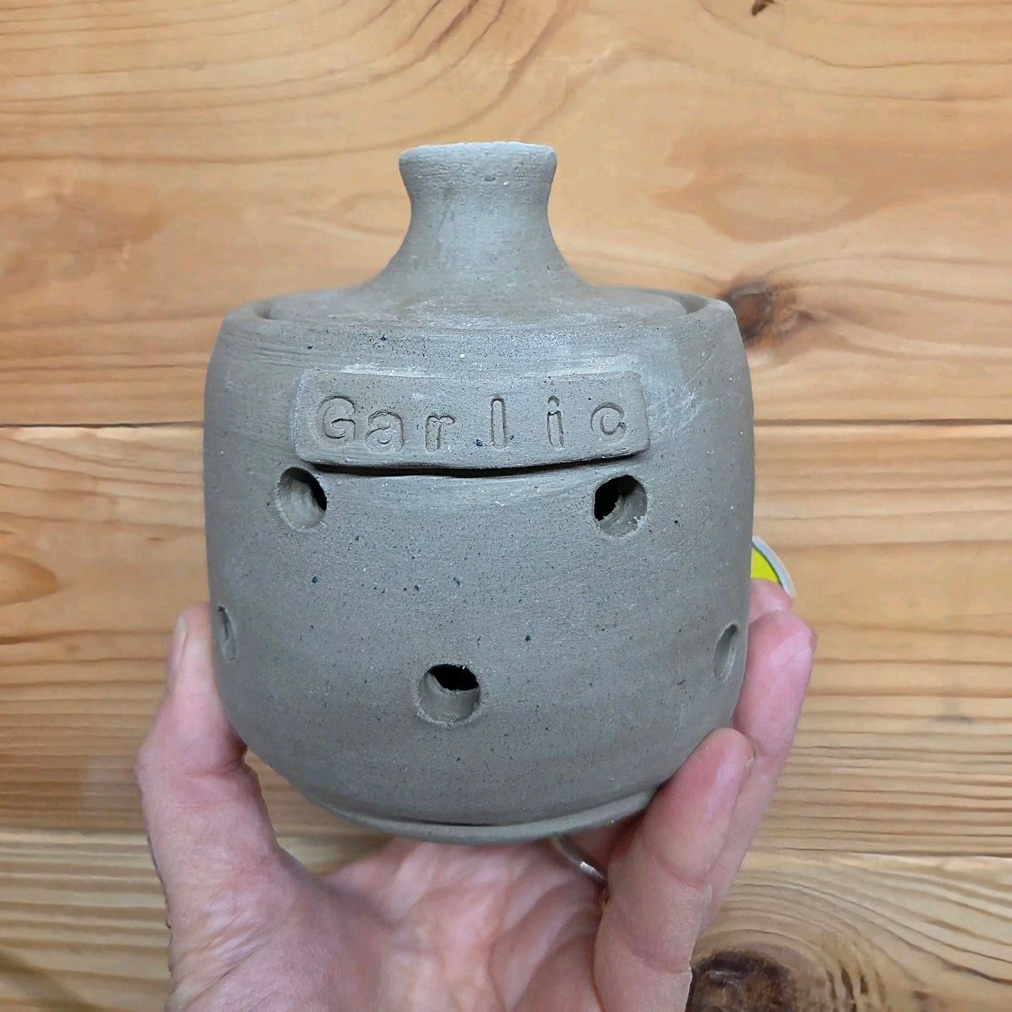 Work in progress 🌟 This new garlic keeper is coming together - trying out a different style for the handles and even managed to throw the biggest bowl I've done so far. What do you think of this piece so far? 

#potteryinprogress #handmadeceramics #