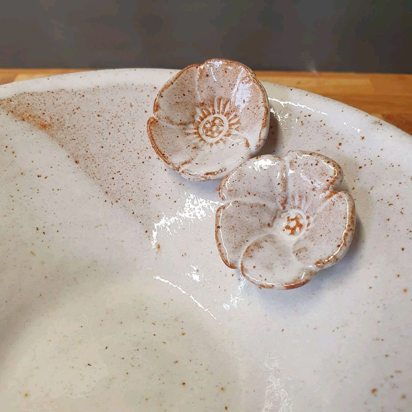 Handmade is thoughtful. Inspired. Rooted in nature. 💛

These little ceramic pieces were born from daydreams of Californian poppies - their golden hues and delicate forms. Each one holds a story of intentional creation, shaped to celebrate the beauty
