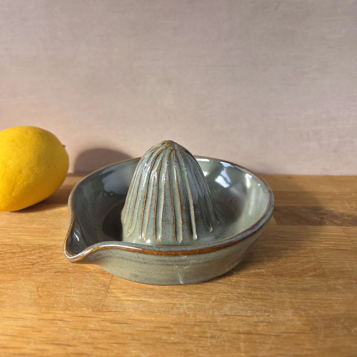Artisan Variegated Glaze Lemon Juicer