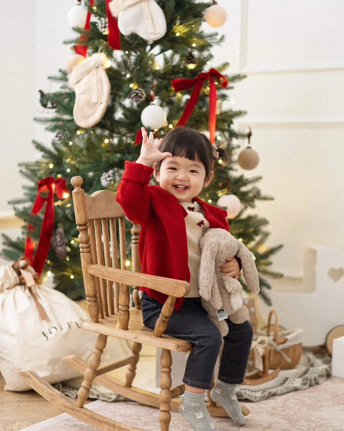 🎄聖誕棚景開放預約 #新北板橋

願妳帶著傳遞快樂的笑容
繼續探索世界❤️

📆聖誕棚拍檔期
12/9、12/15、12/20、12/23、12/28

預約請私訊 @lumi_photostudio 

&gt; 假日即將額滿
&gt; 平日棚拍專案享優惠價

-

👶🏻 @yujane0923 
📸 @leoncheng_ 

𝘓𝘶𝘮𝘪 𝘴𝘵𝘶𝘪𝘥𝘰 板橋實景攝影棚
商業拍攝 | 活動場地 | 空間租借 | 母嬰友善

#板橋攝影棚 #新北攝影棚 #空間租借 #