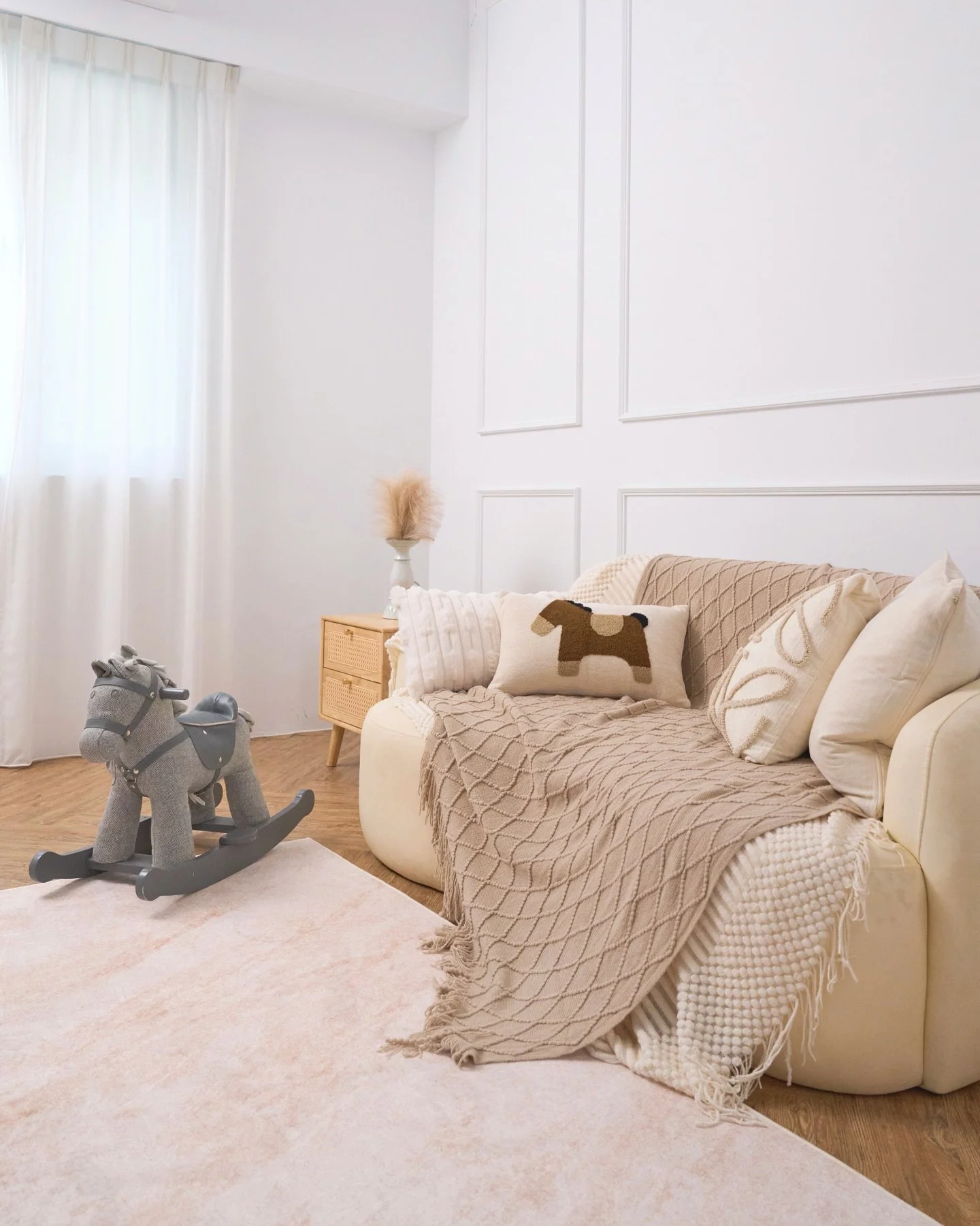 馬年到新年好🐎

拍攝租借｜抓周派對｜家庭照方案
私訊預約檔期📅
Lumi 2/22 （日） 新年開工喲！

預祝大家新的一年 📸
馬到福到 ✨馬力全開 ✨馬上發大財✨

#板橋攝影棚 #新北攝影棚 #自然光攝影棚
 #抓周派對 #全家福拍攝